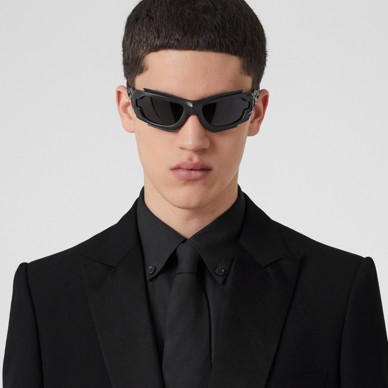 English Fit Oak Leaf Crest Wool Cotton Tuxedo Jacket - 2