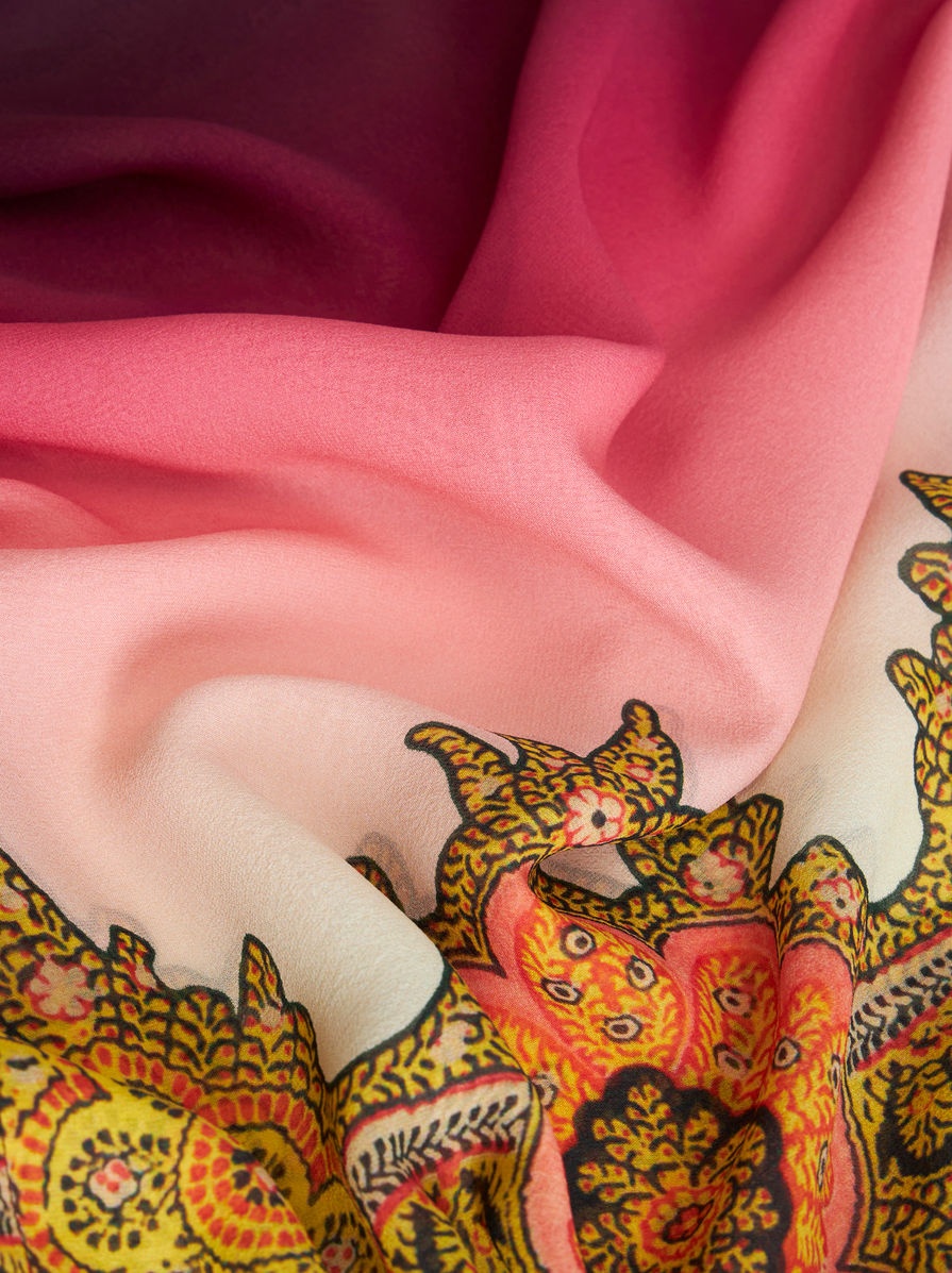 TOP WITH COLOUR SHADING AND PAISLEY PATTERNS - 7