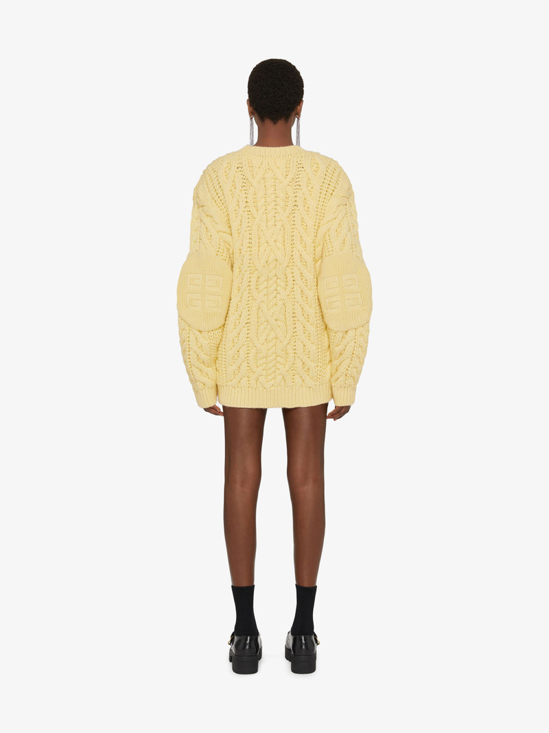 OVERSIZED SWEATER IN CABLE-KNIT 4