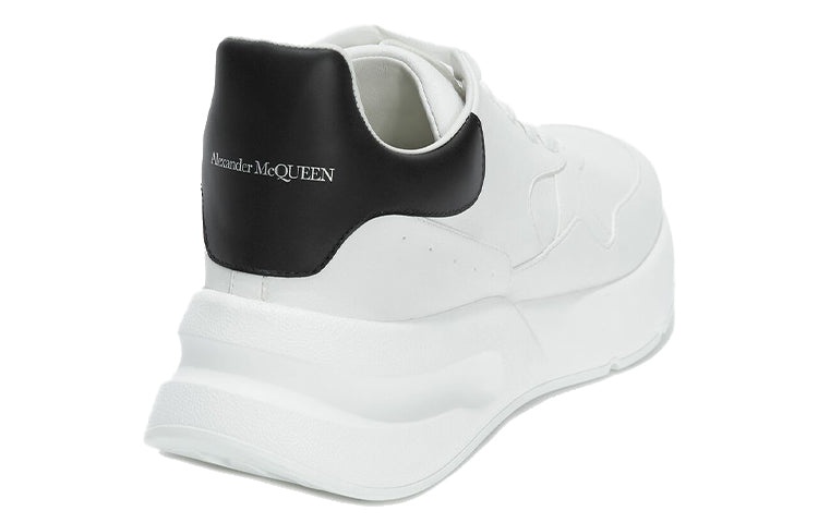 Alexander McQueen Oversized Runner 'White Black' 575425WHRU39034 - 5