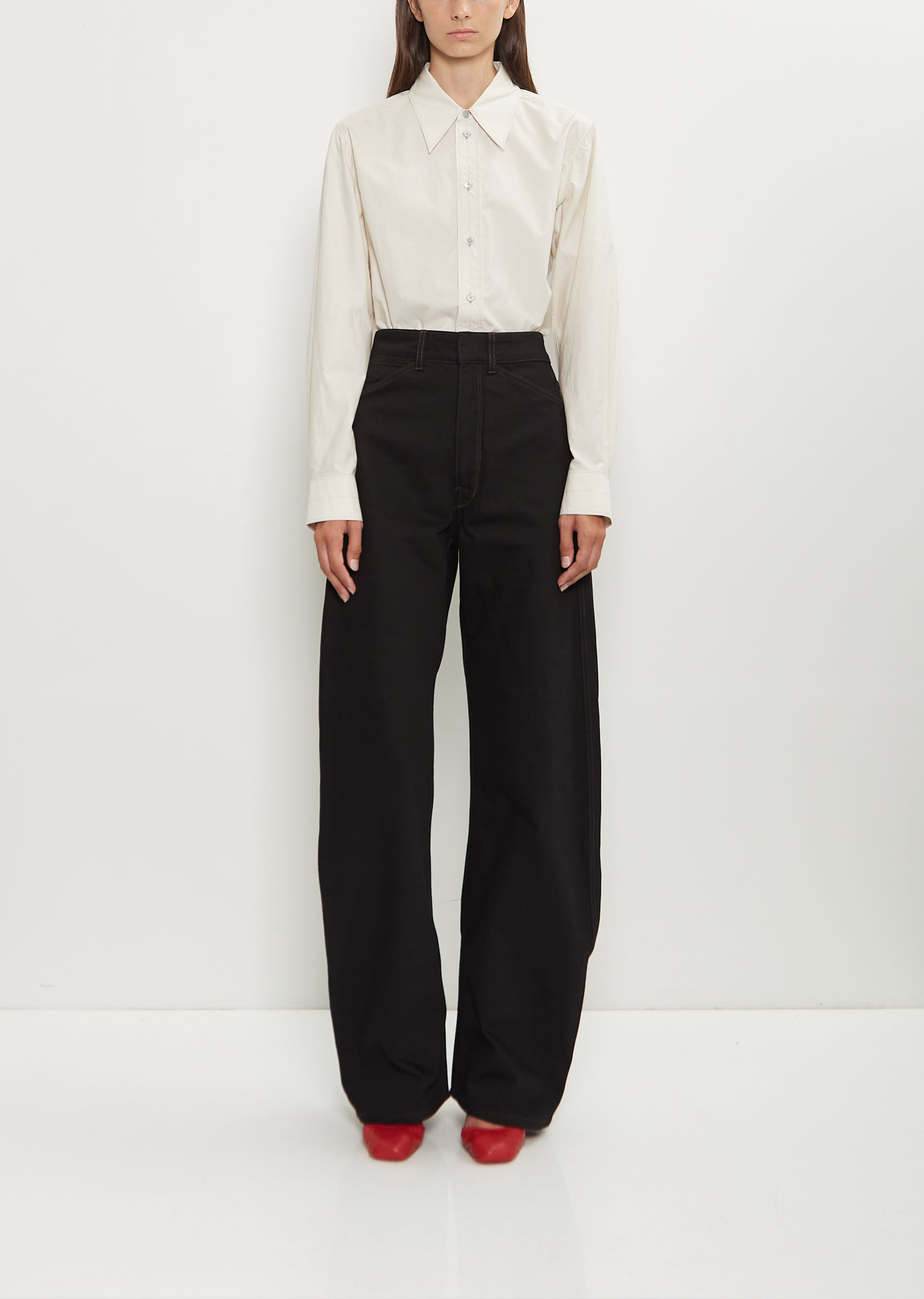 High Waisted Curved Denim Pants — Black - 1