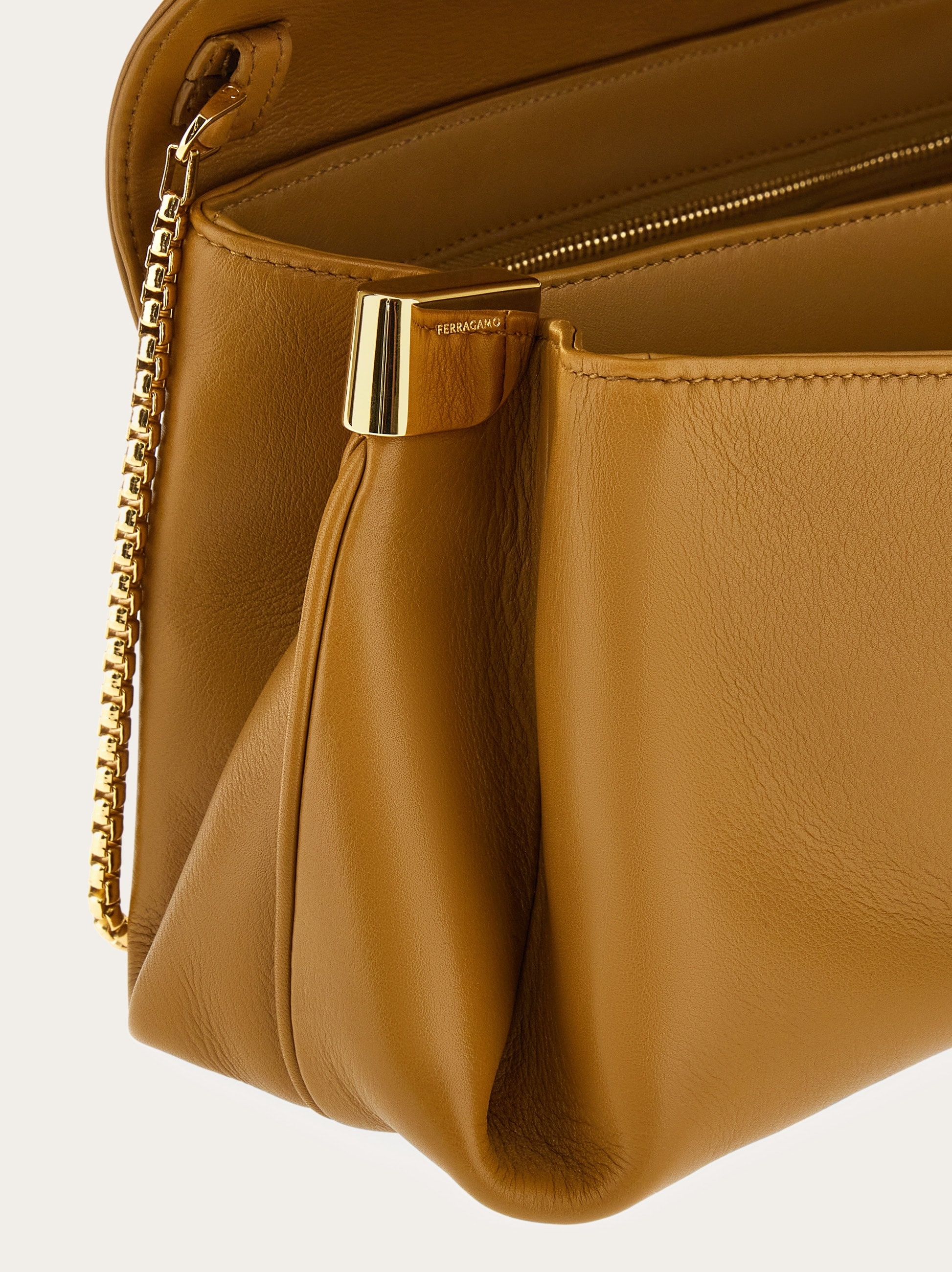 Front flap crossbody bag (M) - 9