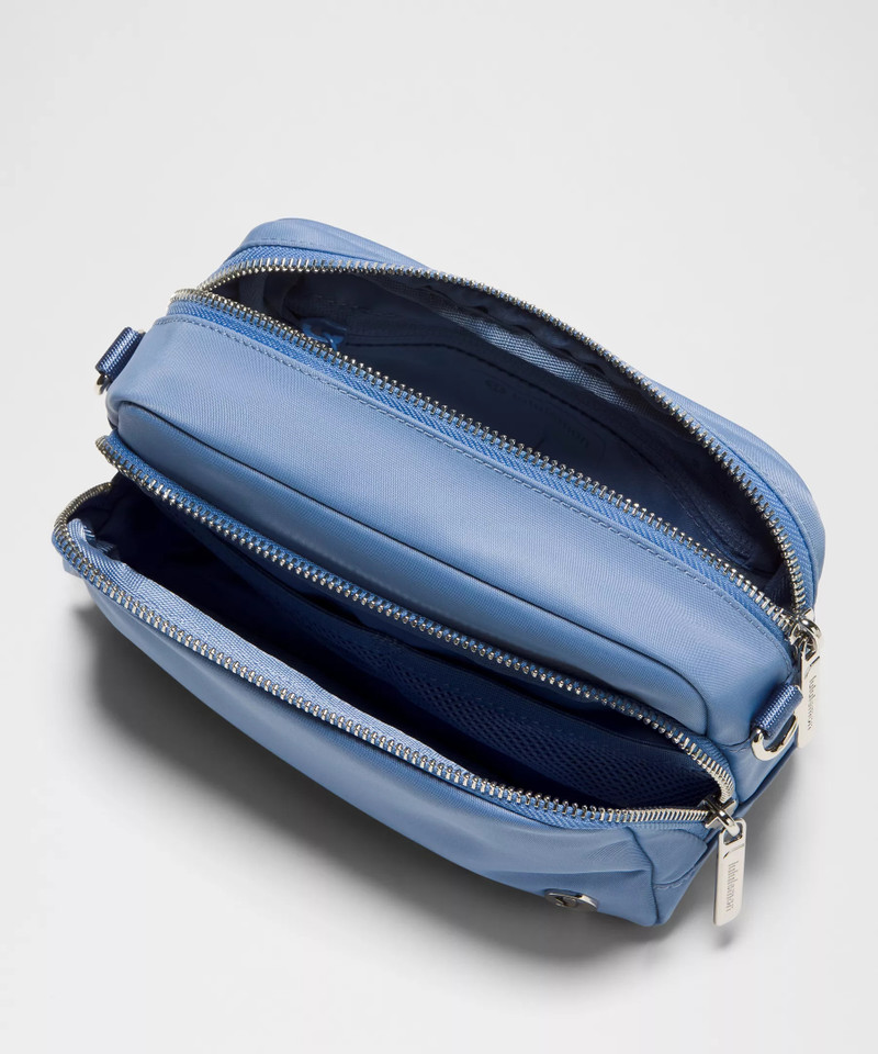 Everywhere Crossbody Bag 2L *Striped Wordmark 4