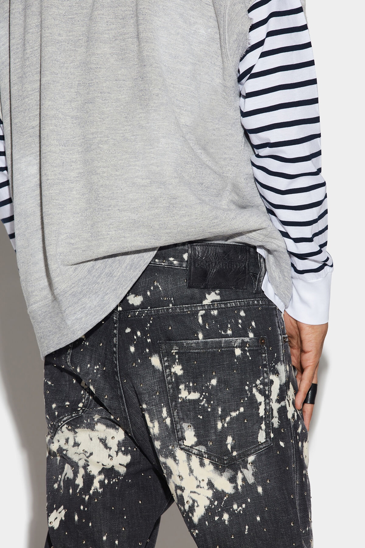 BLACK BLEACHED STUDS WASH RELAX LONG CROTCH JEANS - 4