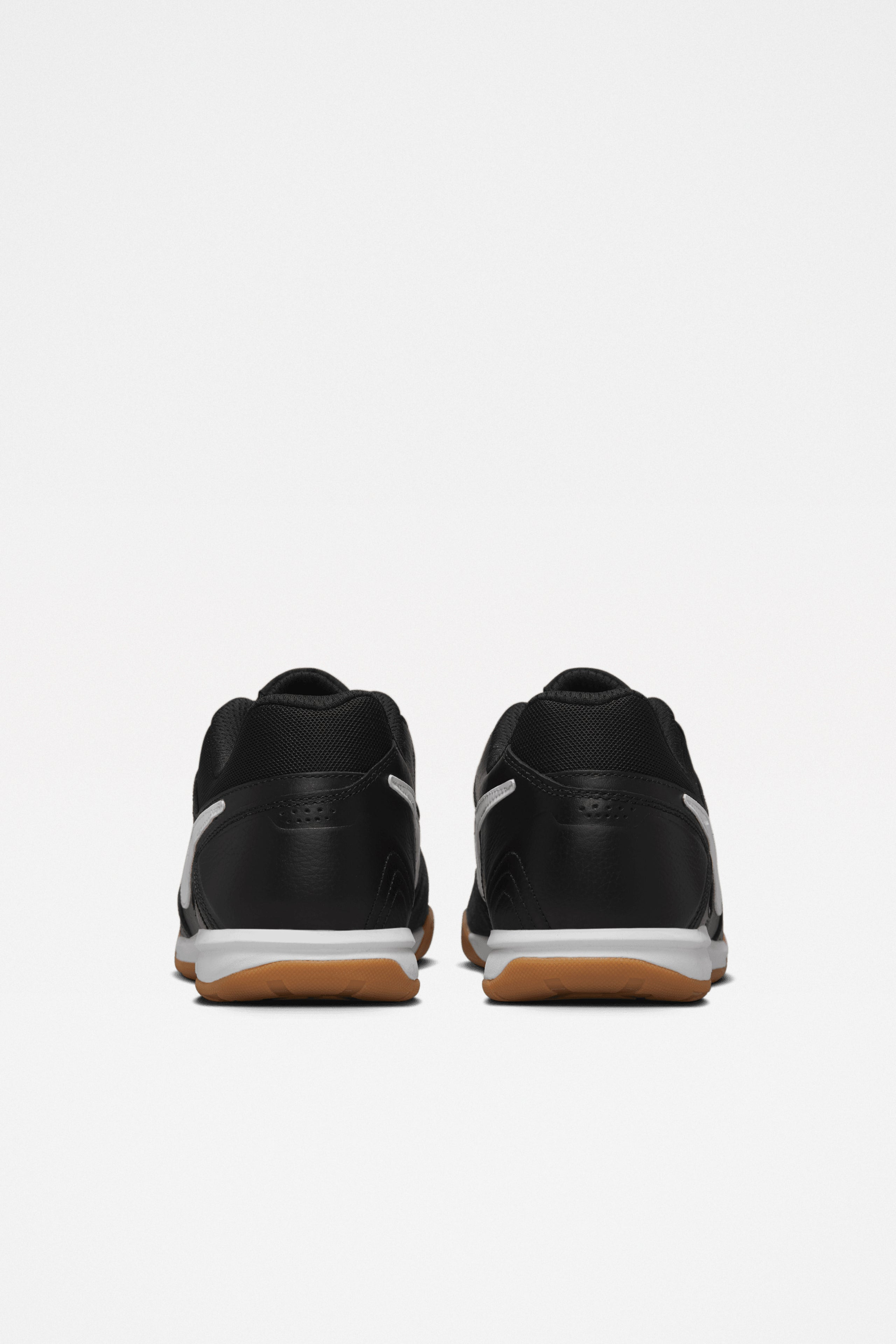 NIKE GATO BLACK / WHITE - 5