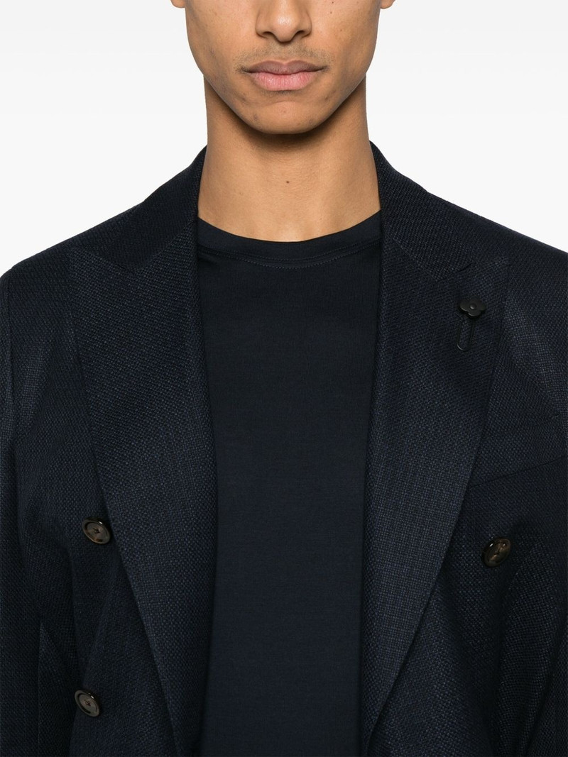 short-side-slits T-shirt 4