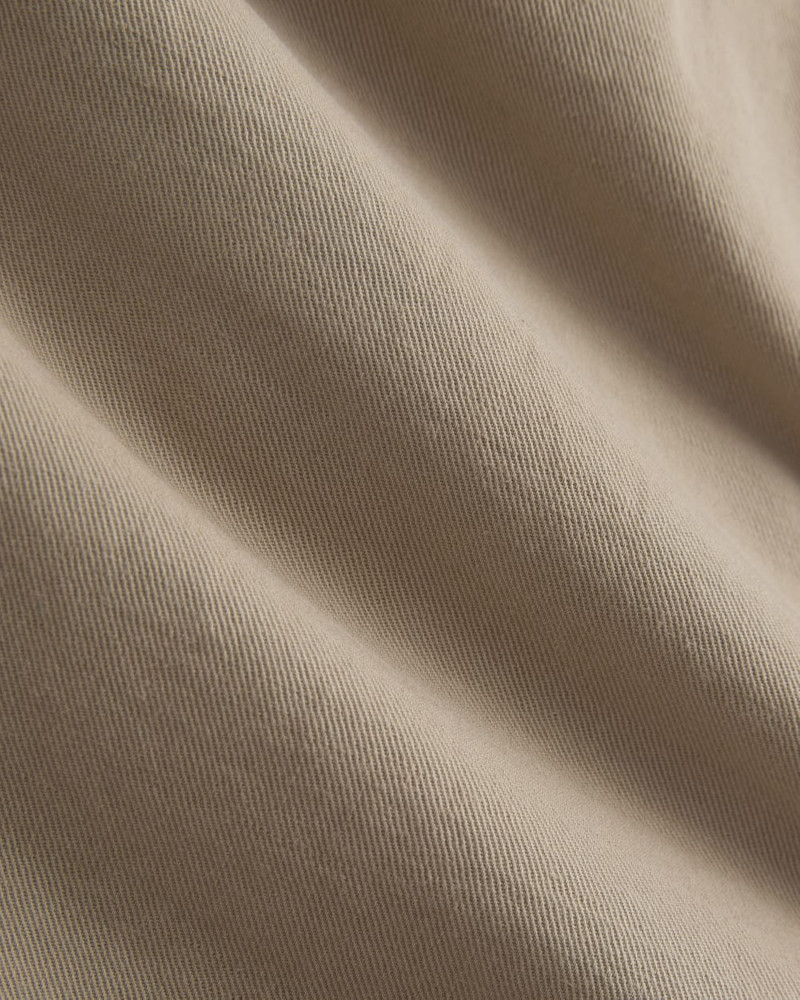 EVERLANE PULL-ON CARGO SHORT outlook