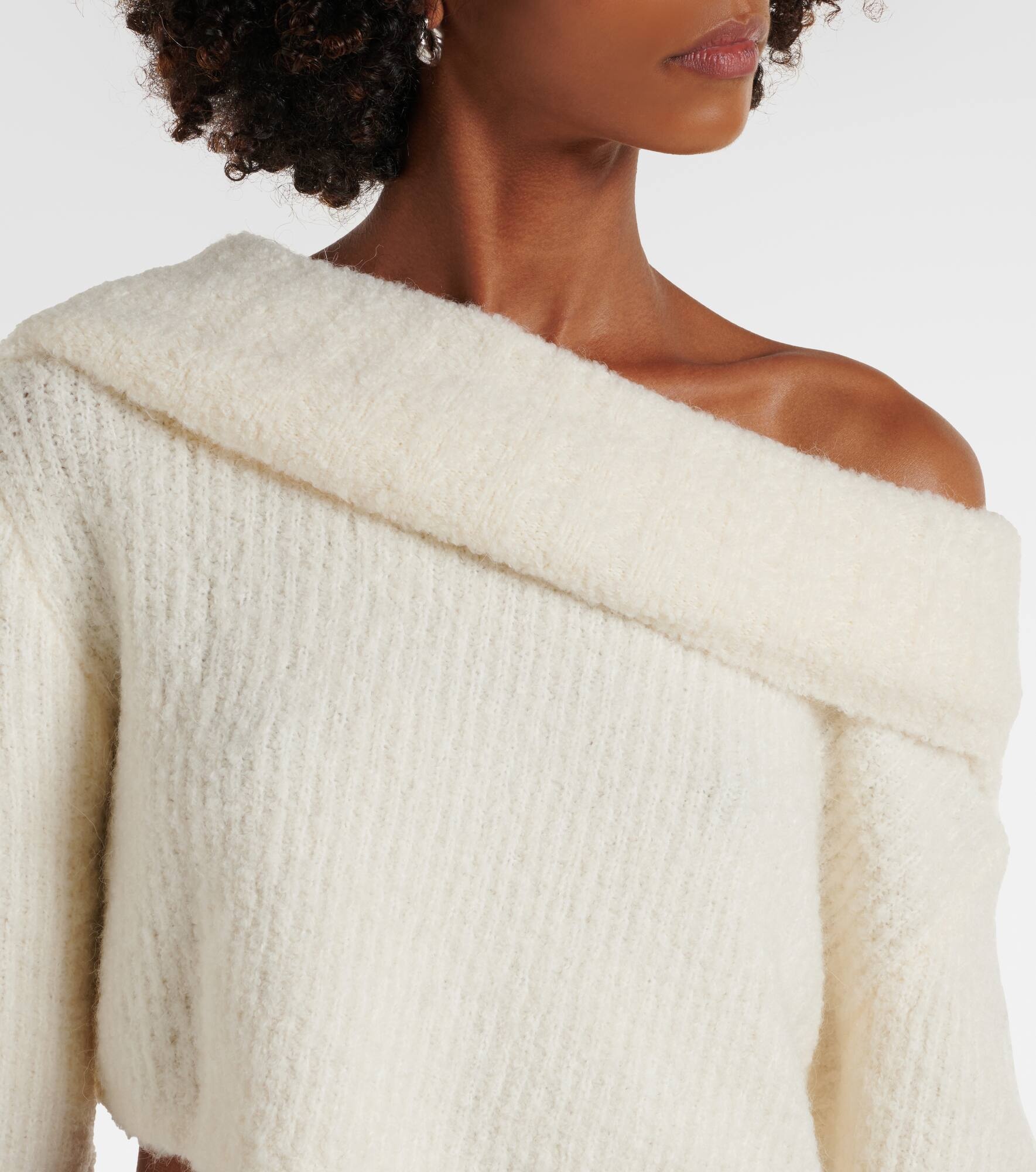 Off-shoulder bouclé sweater - 4