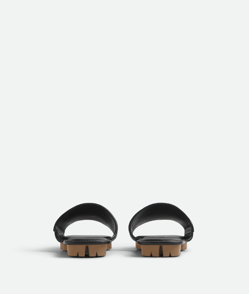 Bottega Veneta Shore Mule outlook