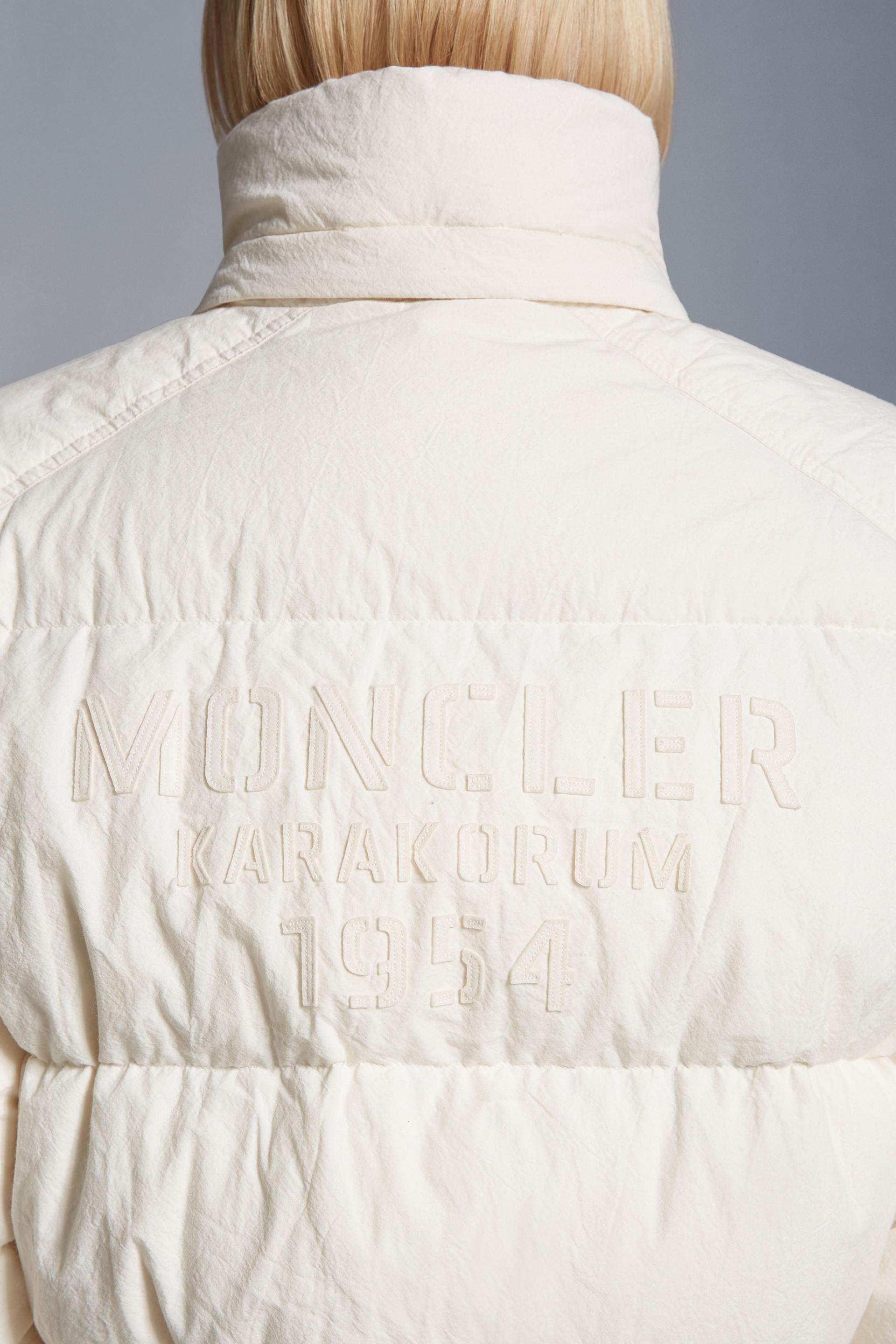 Moncler Karakorum Short Down Jacket Women - 10