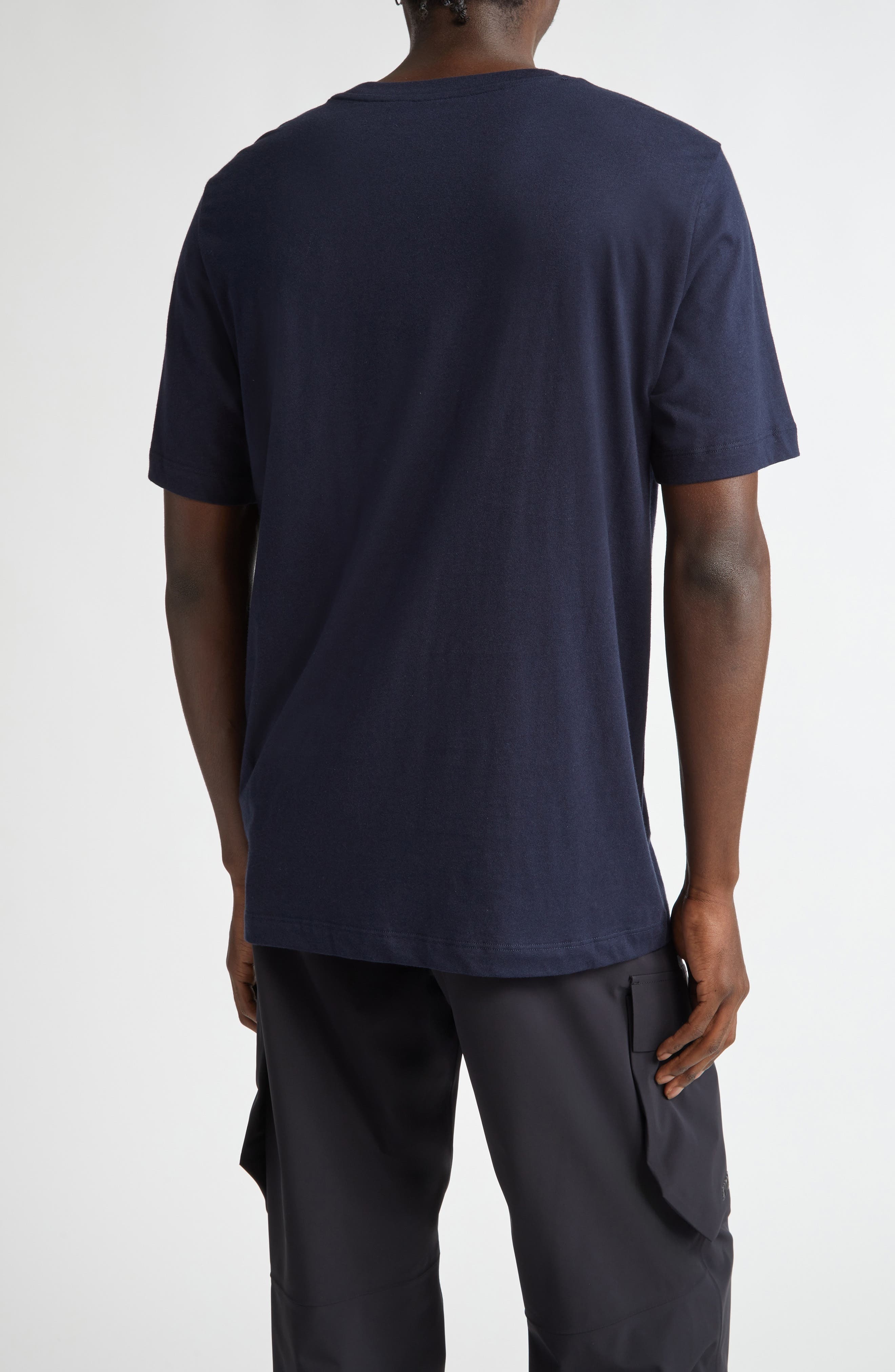 Moncler Logo Graphic T-Shirt in Navy at Nordstrom - 2
