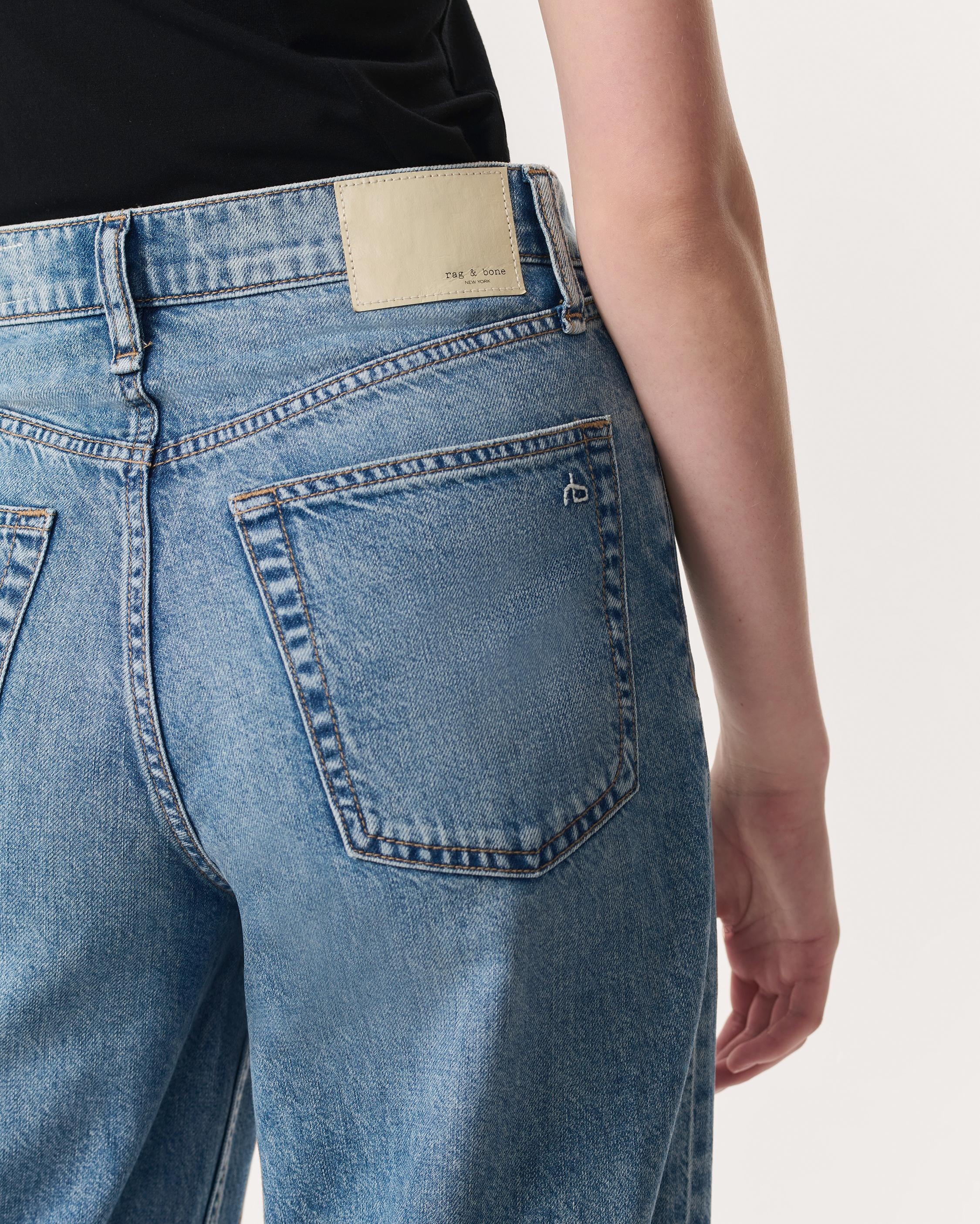 Featherweight Andi Ankle-Length Jeans
Featherweight Denim - 4