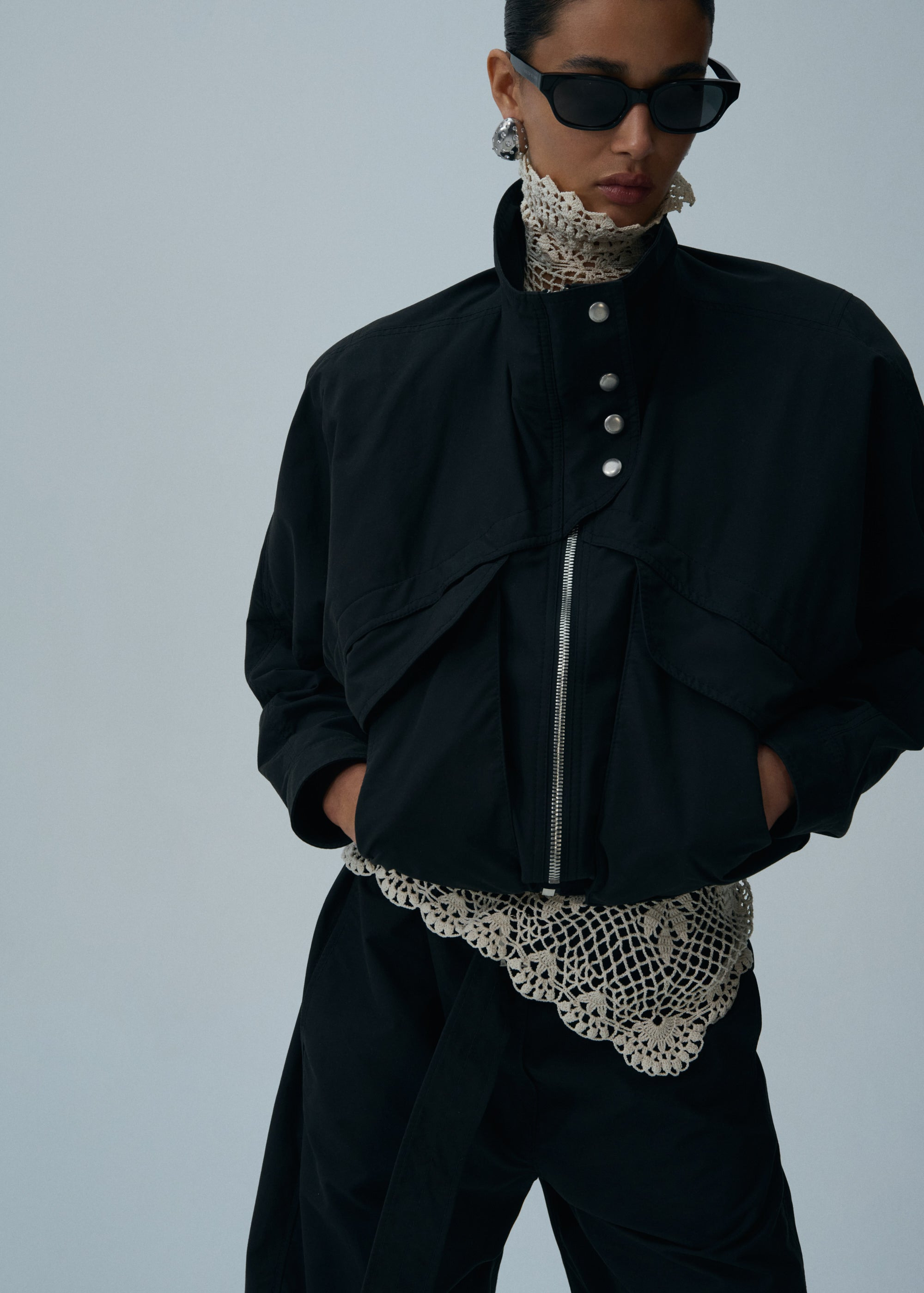 Snap neck vintage bomber jacket in black - 4