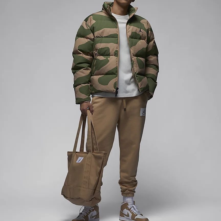 Air Jordan Flight Heritage Down Jacket 'Camo' FB6989-200 - 3