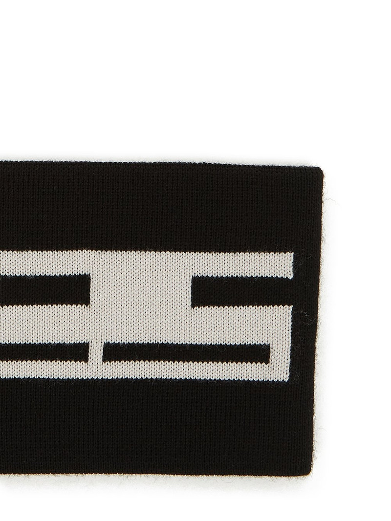 embroidered neck warmer 3