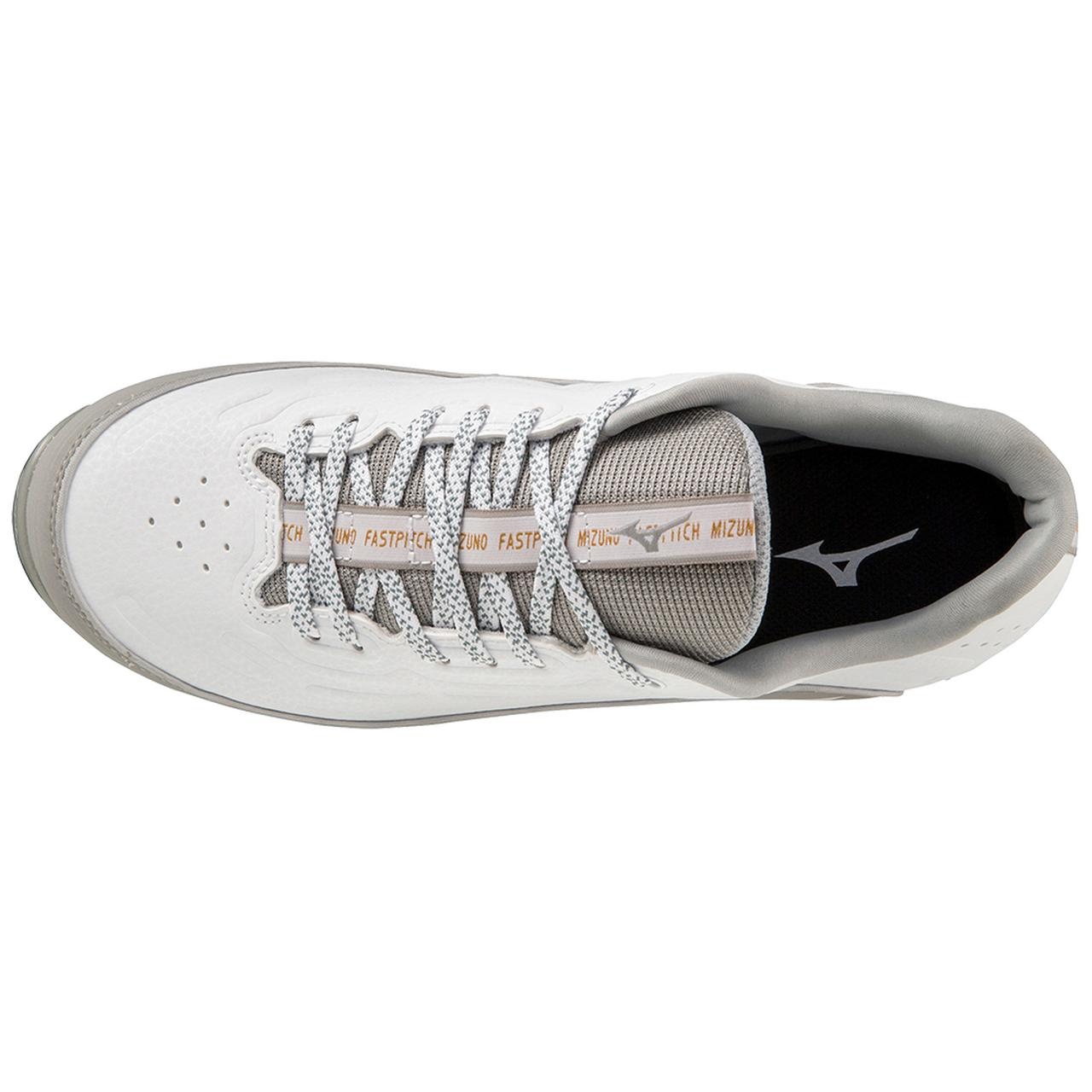 9-Spike Swift 8 Low Women's Metal Fastpitch Softball Cleat - 4