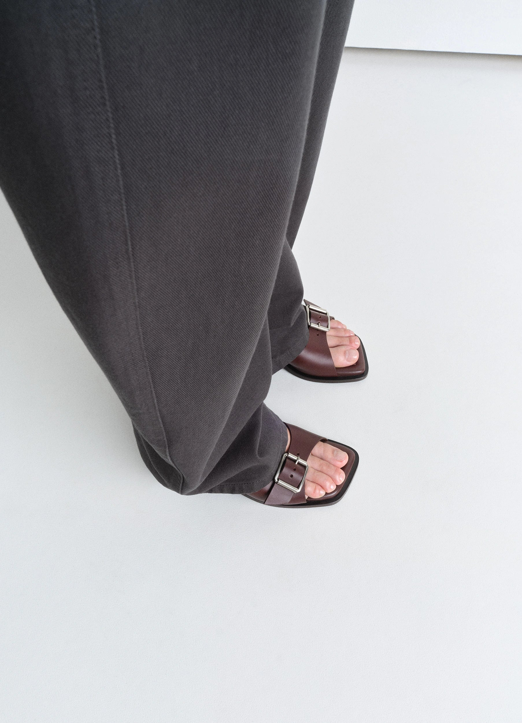 SQUARE HEELED SANDALS WITH STRAPS 35 - 2