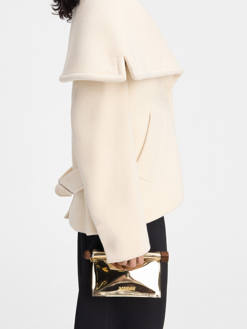 JACQUEMUS La petite pochette Rond Carré outlook