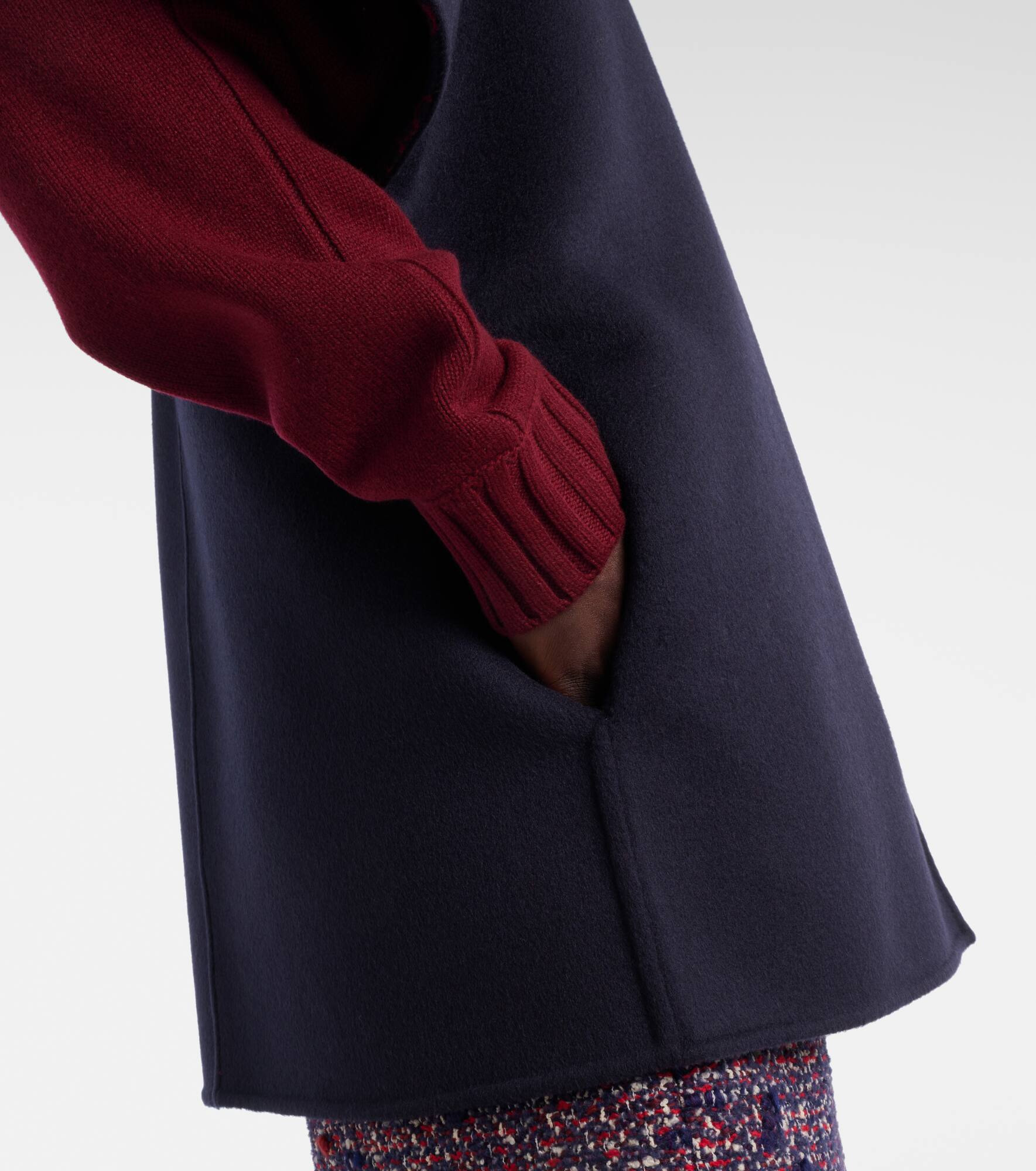 Single-breasted wool cape - 5
