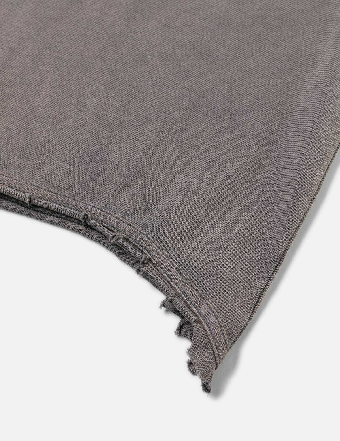 Logo Print and Distressed Detail Fashion Fit T-Shirt - 10