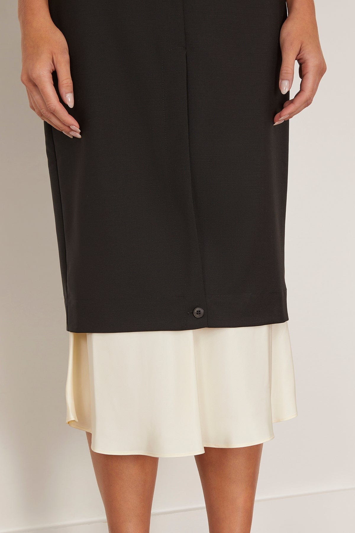 Contrast Upside-Down Skirt in Black - 5