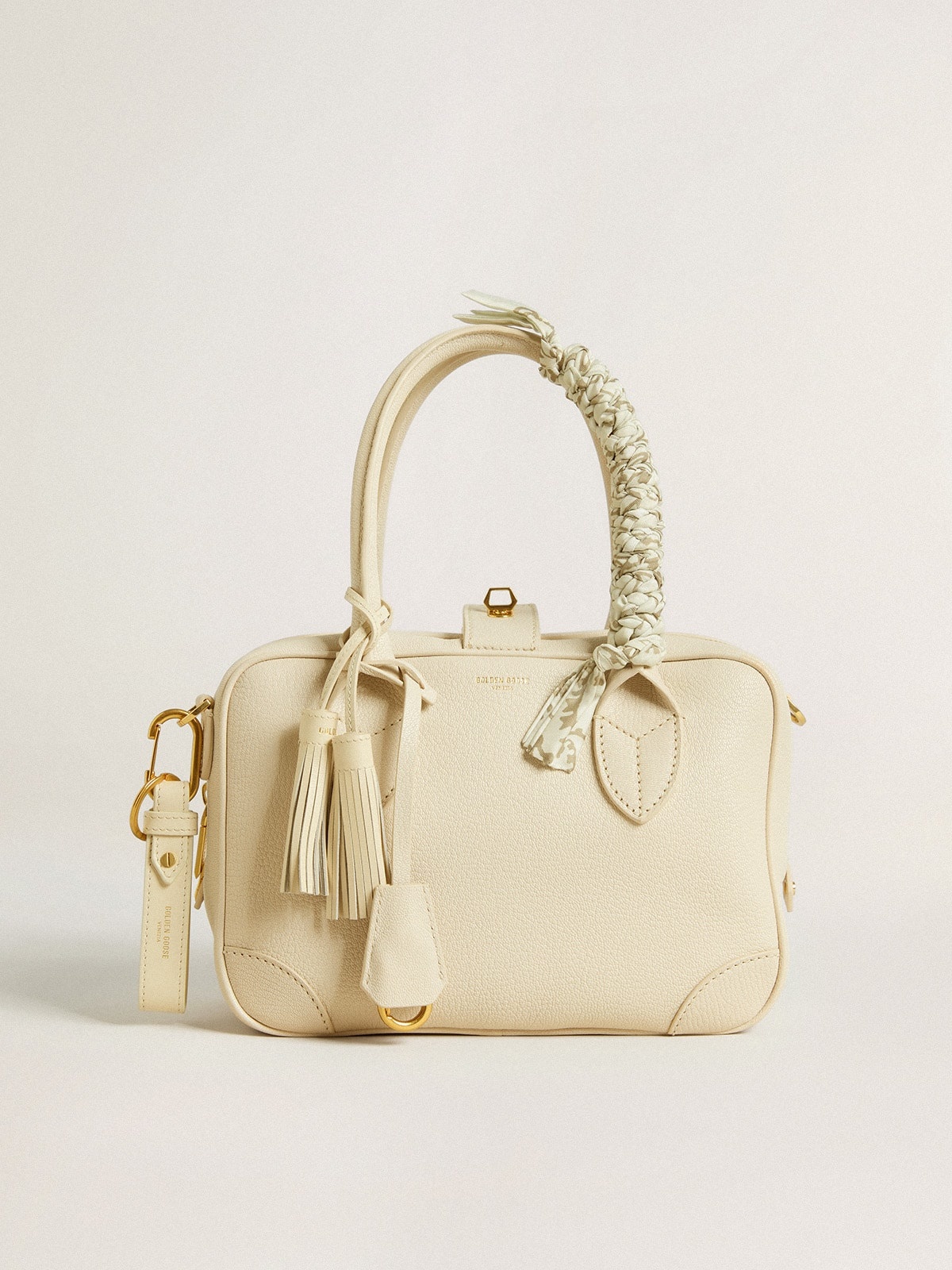 Worn white keyring - 4