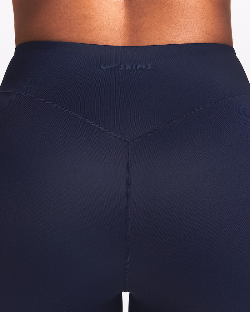 NikeSKIMS Shine Women's High-Waisted Bonded 26" Leggings 3
