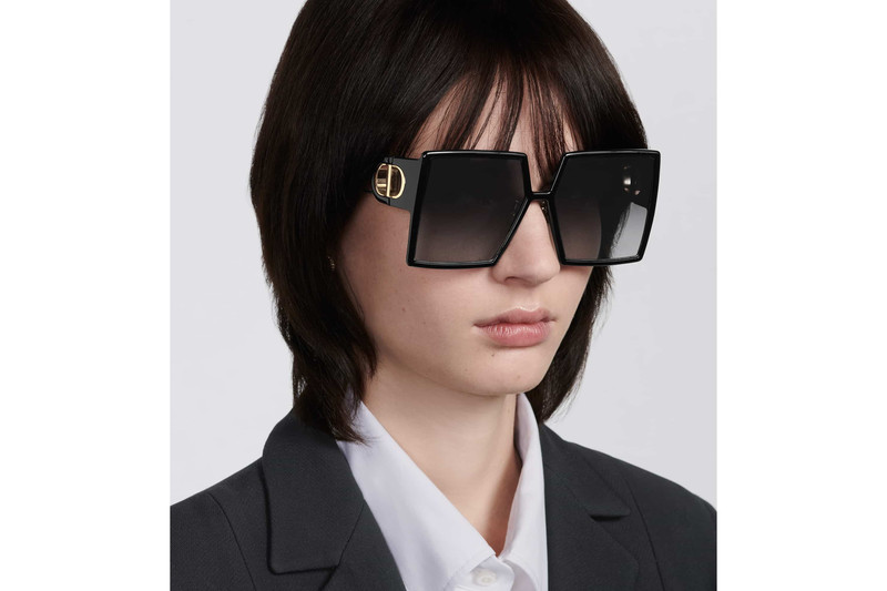 Dior 30Montaigne SU outlook