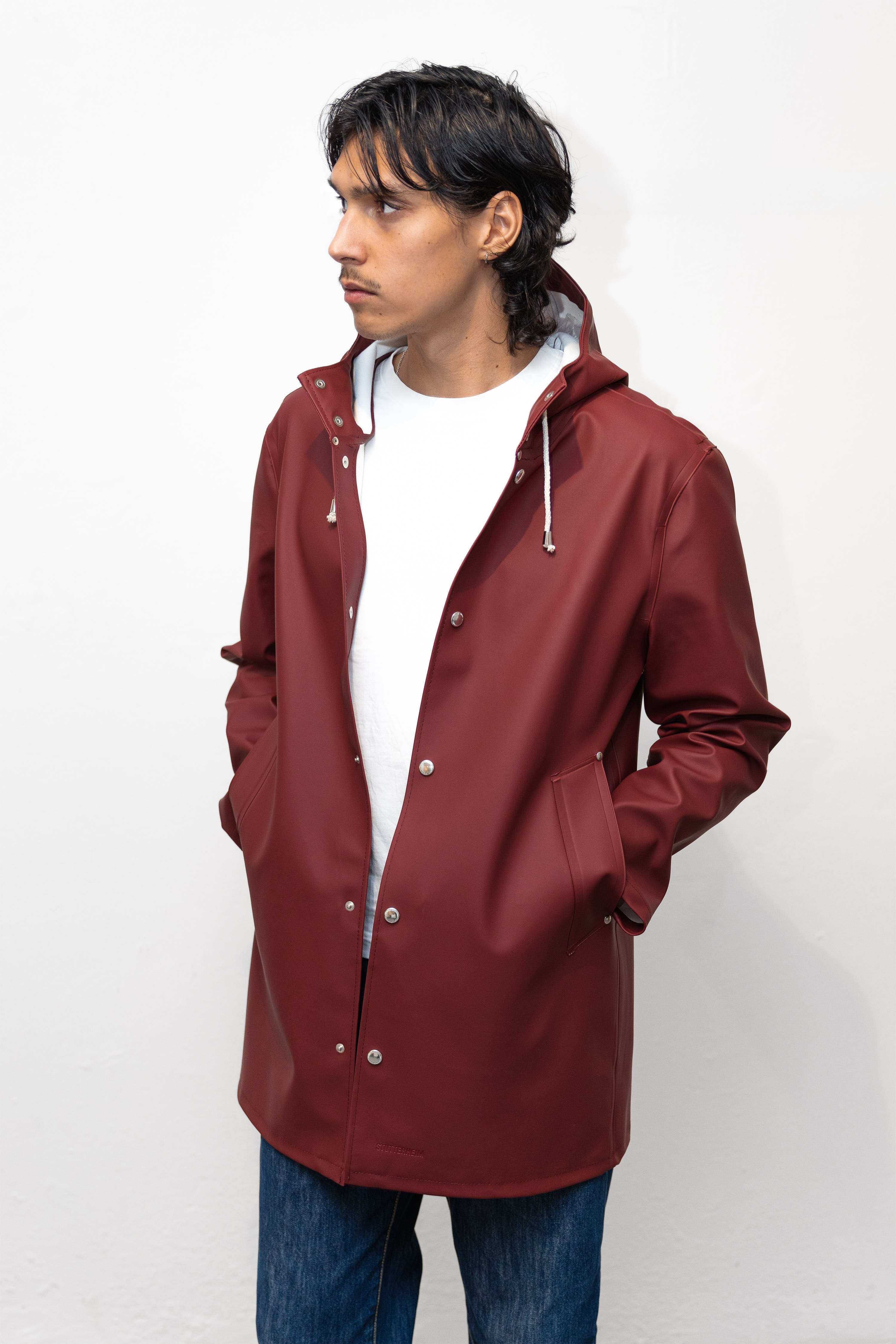 Stutterheim Stockholm Long Sleeve Hooded Raincoat in Burgundy at Nordstrom - 3
