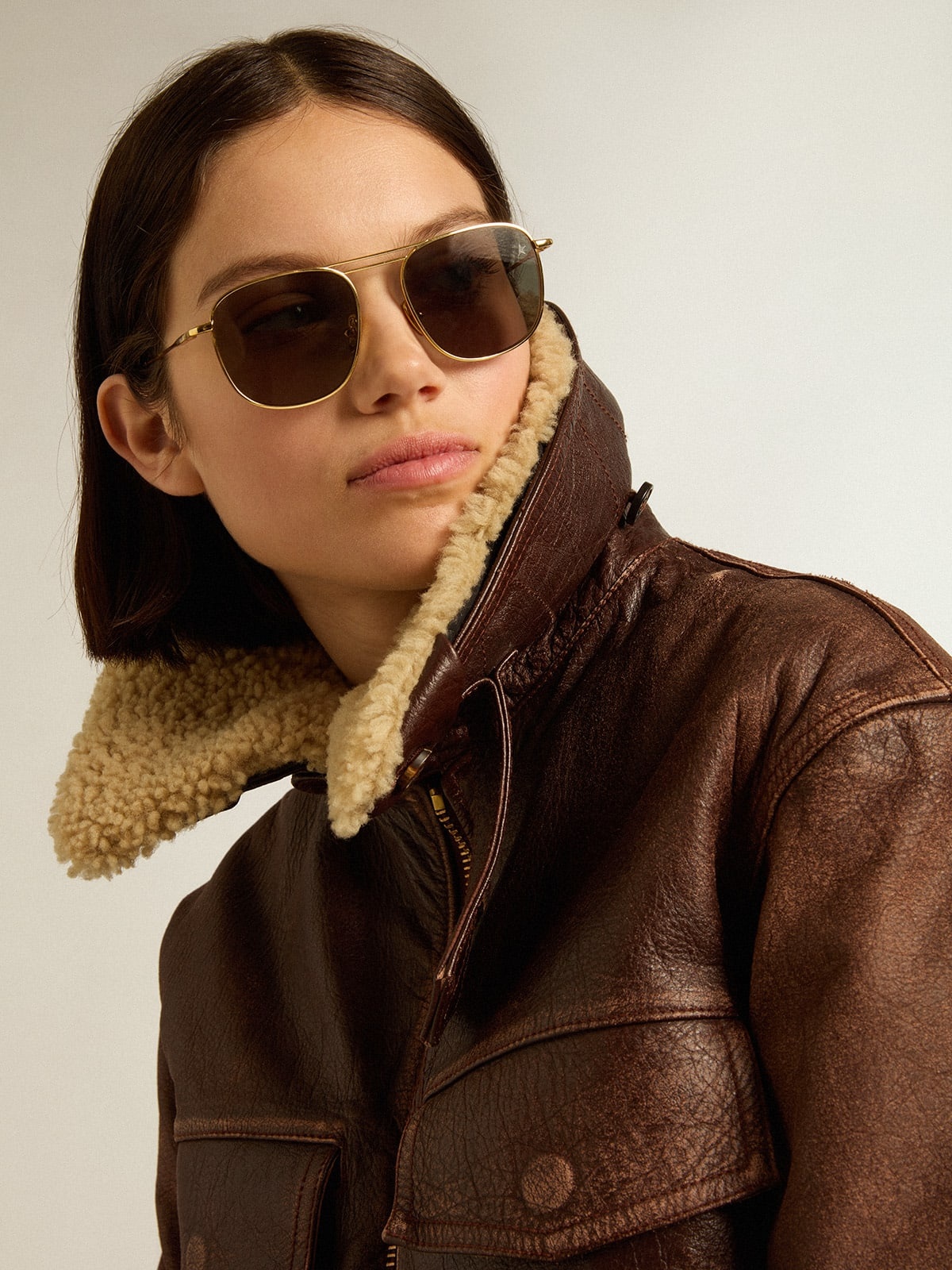 Wood-colored jacket with detachable shearling collar - 2
