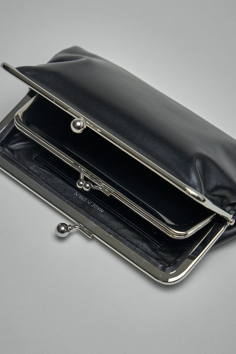 Kiss Clasp Medium Wallet 3