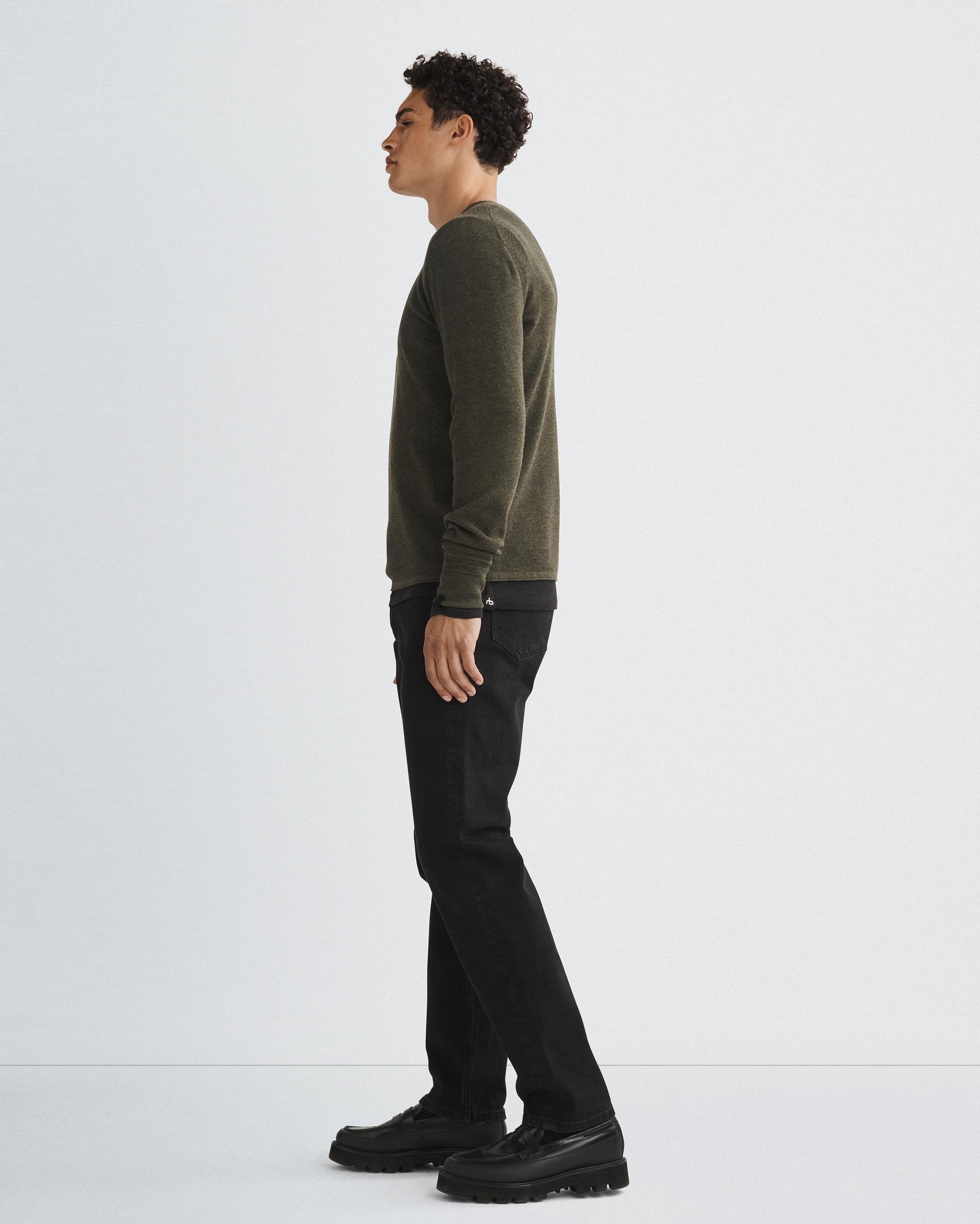 Martin Merino Crew
Classic Fit - 4