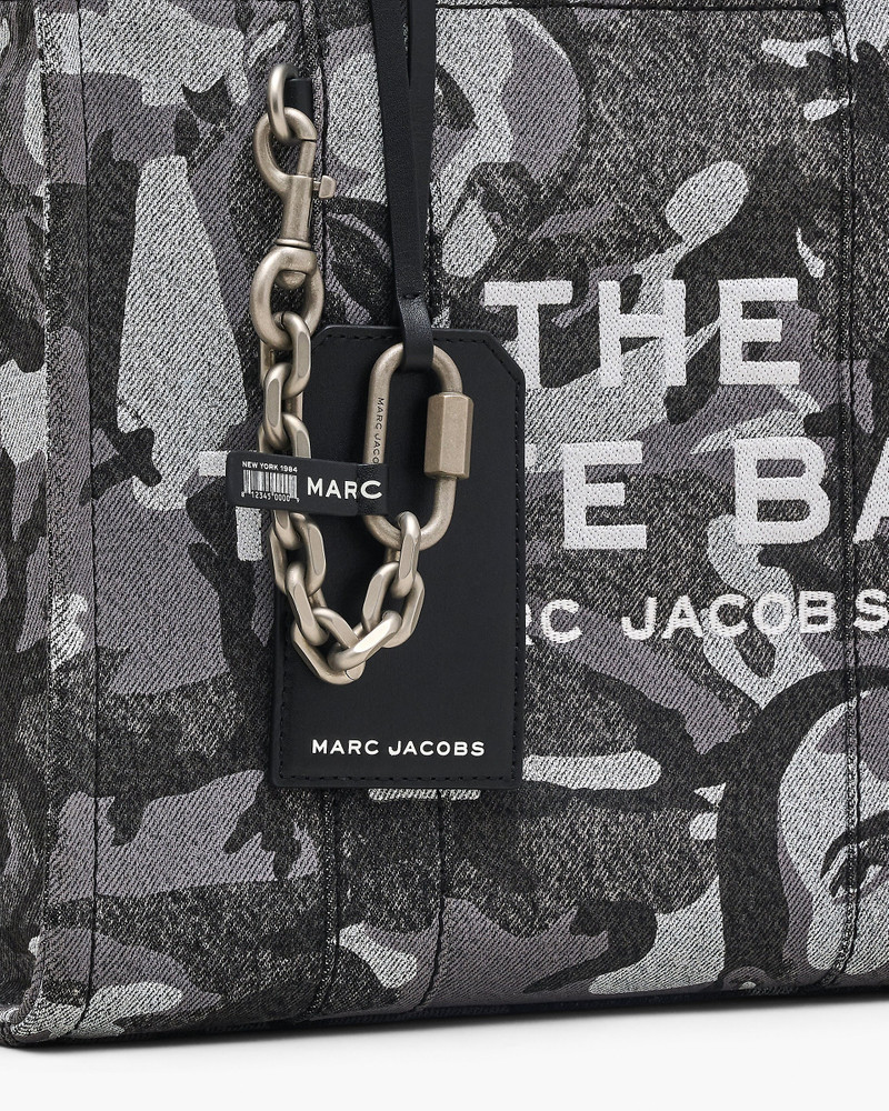 THE MARC CAMO DENIM MEDIUM TOTE BAG 5