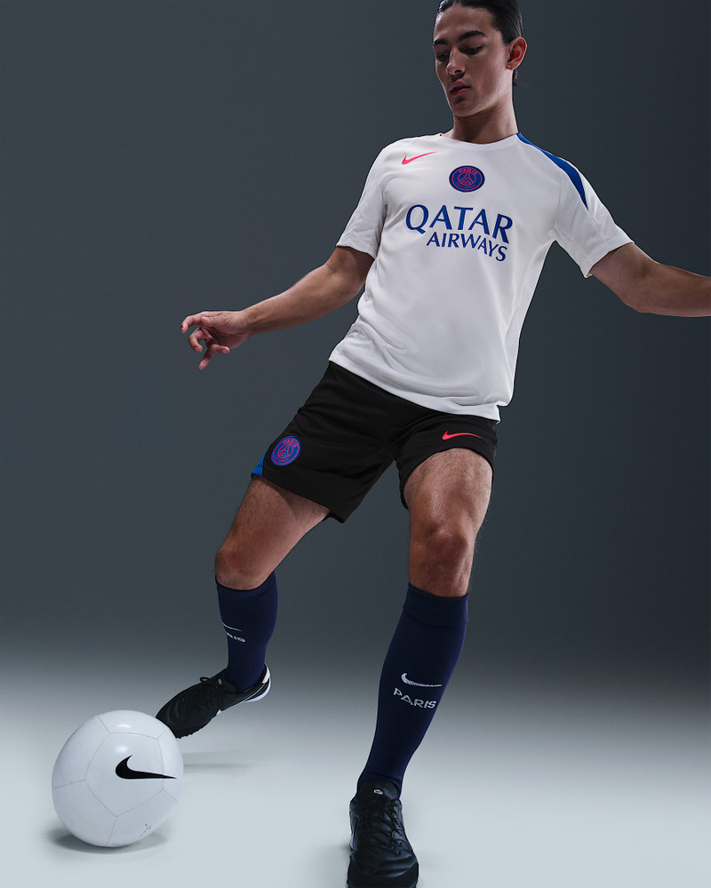 Paris Saint-Germain Strike Third Men's NIke Dri-FIT Total 90 Soccer Knit Shorts 5