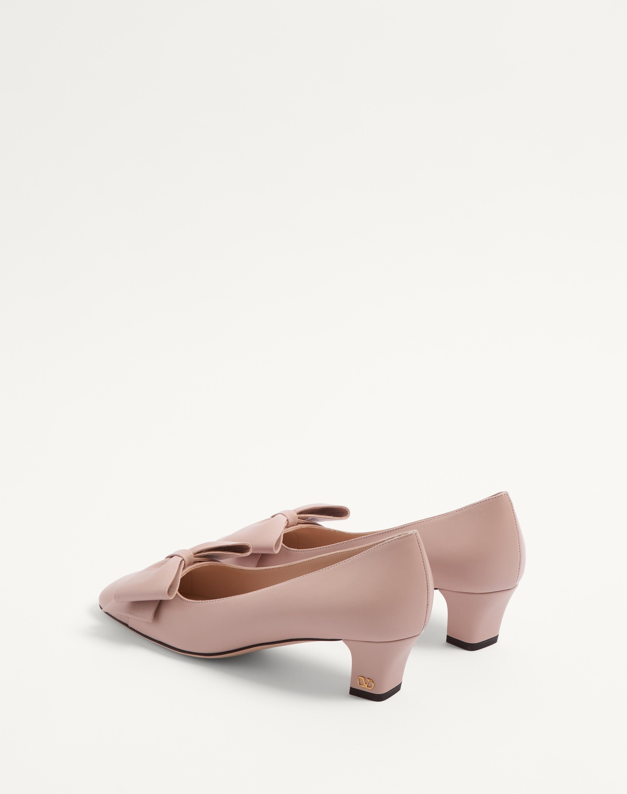 パンプス VALENTINO BOWOW DECOLLETE IN 45MM KIDSKIN Bowow Pumps In Kidskin 45mm for Woman in Black | Valentino US