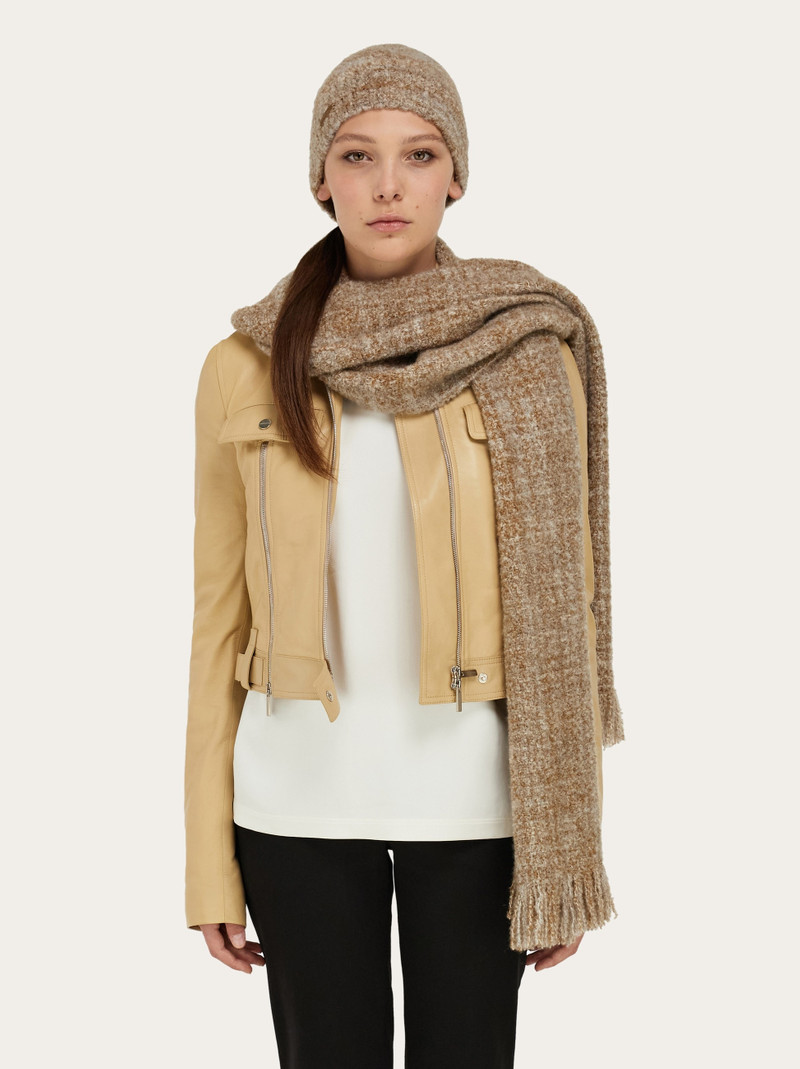 Bouclé yarn beanie 4