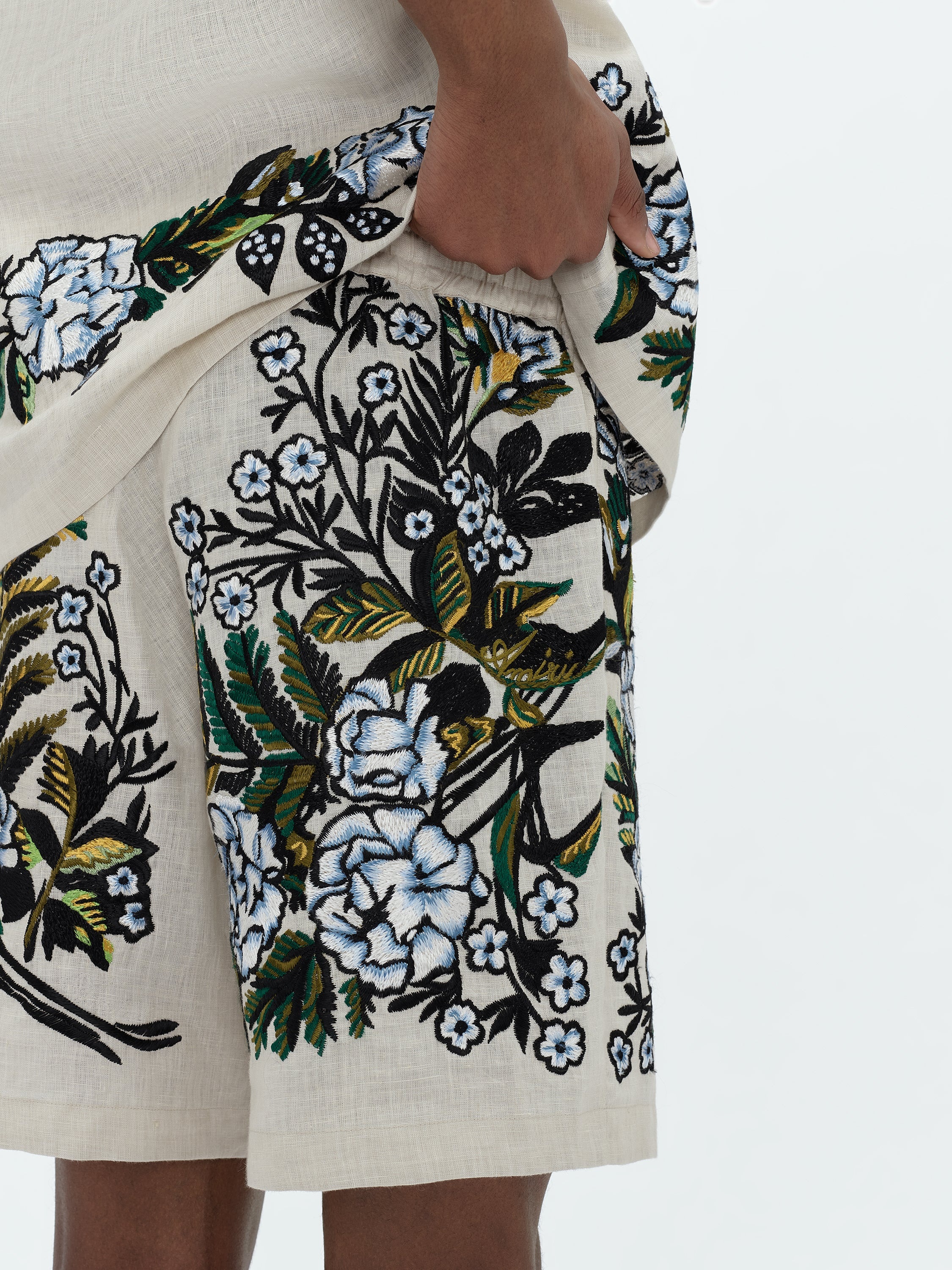 EMBRODIERED FLORAL SHORT - 7