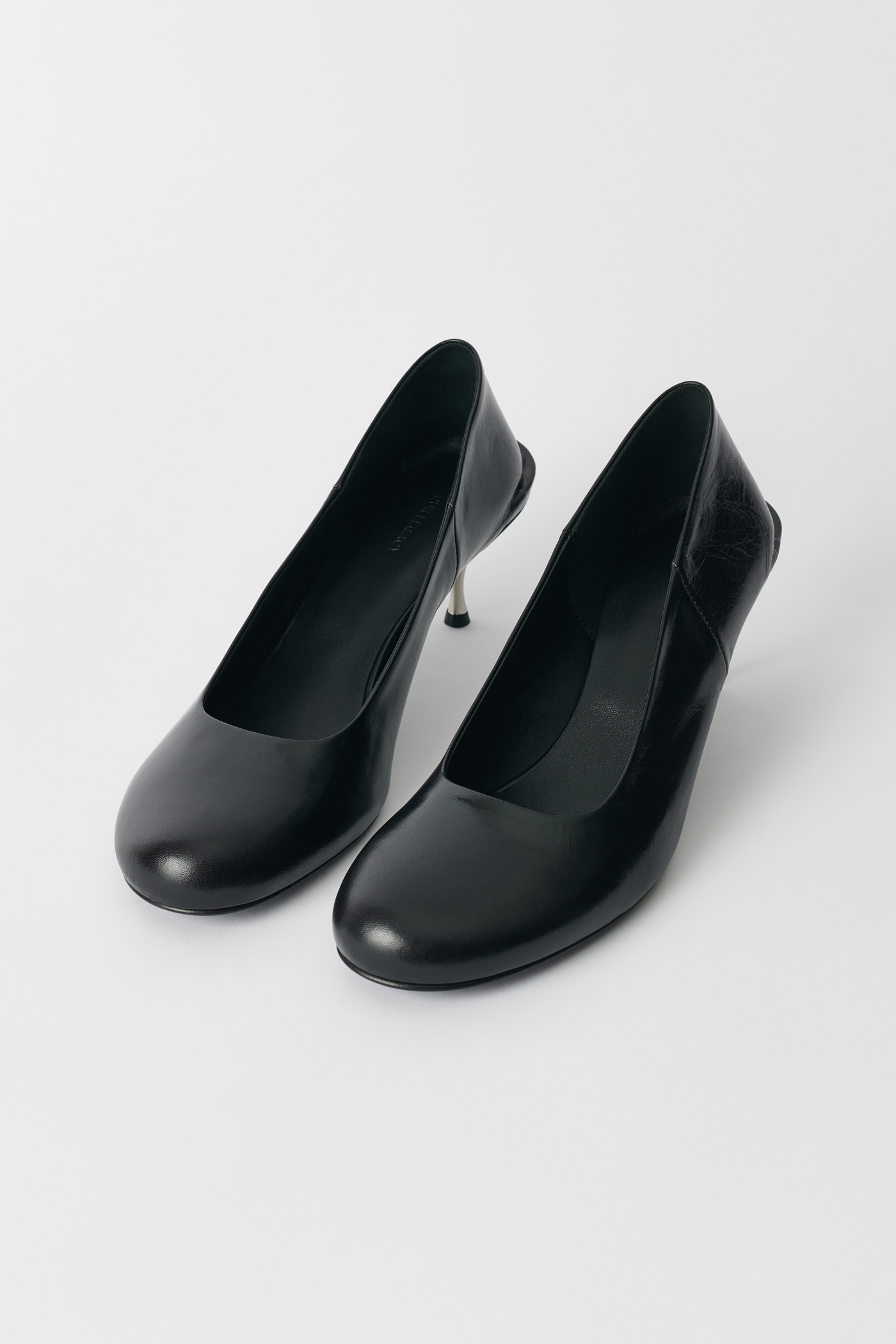 Declined Heel True Dye Black Leather - 8