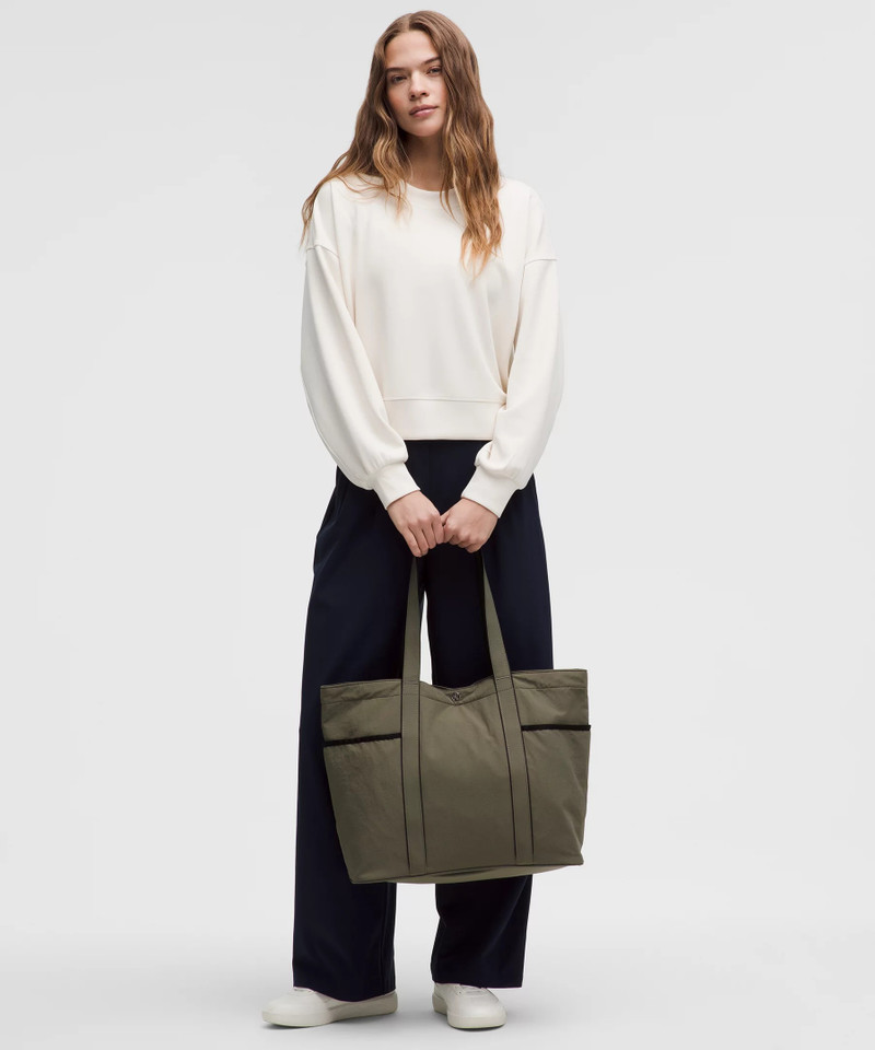 lululemon Daily Multi-Pocket Tote Bag 20L outlook