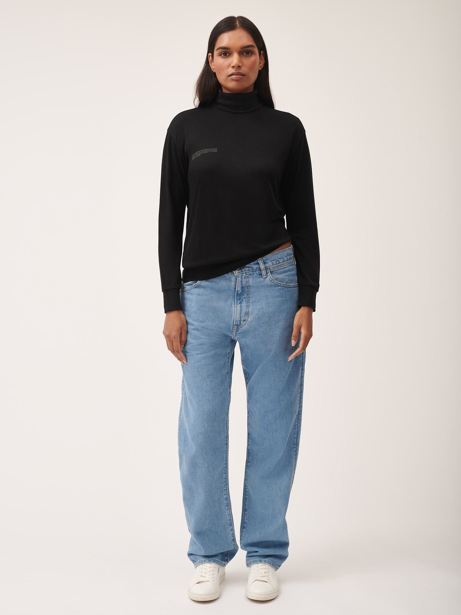 Women's Seaweed Lyocell Fine Knit Turtleneck Top - Black - 4