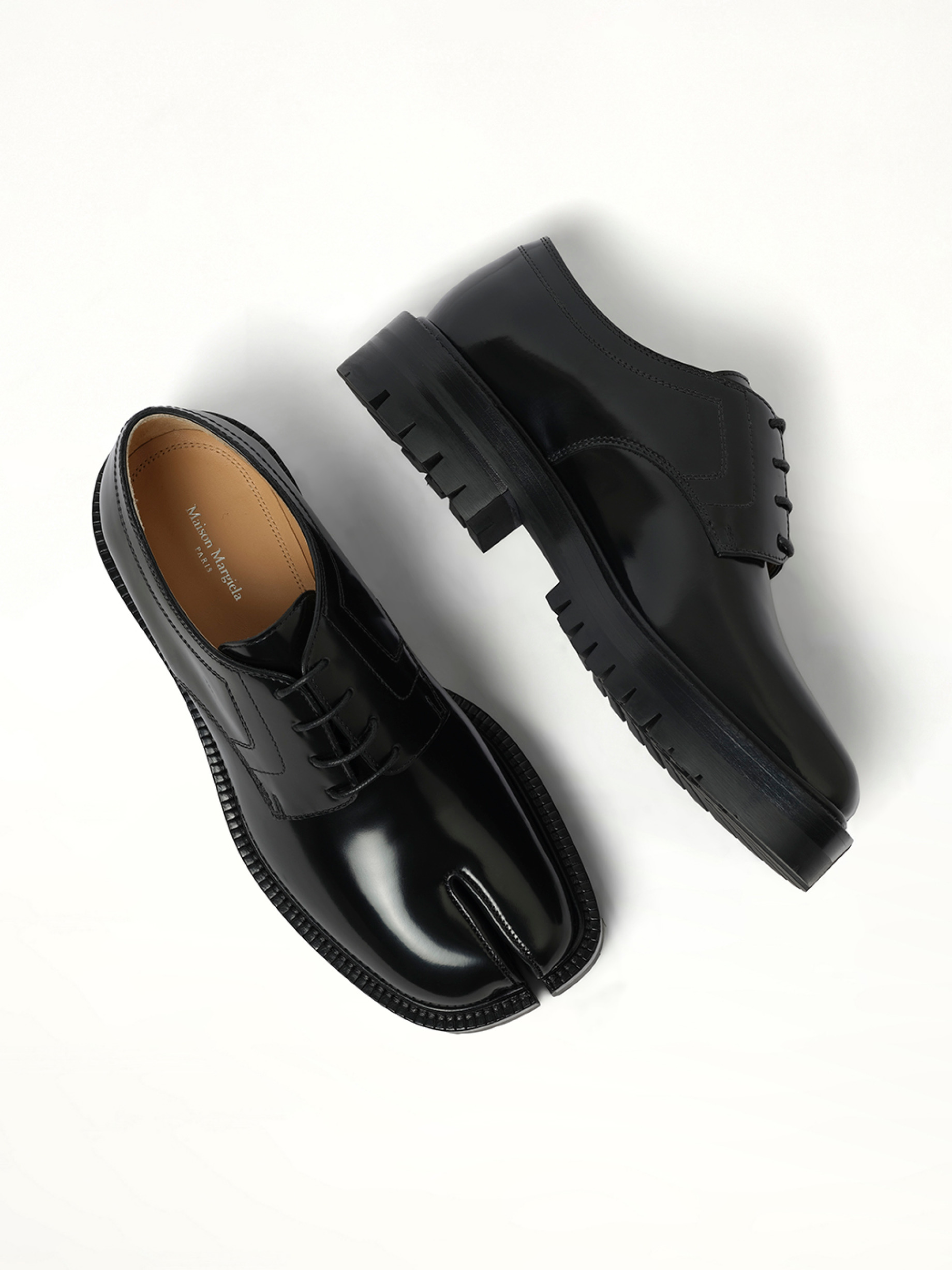 Tabi Lace-Ups Chunky Sole in Black - 4