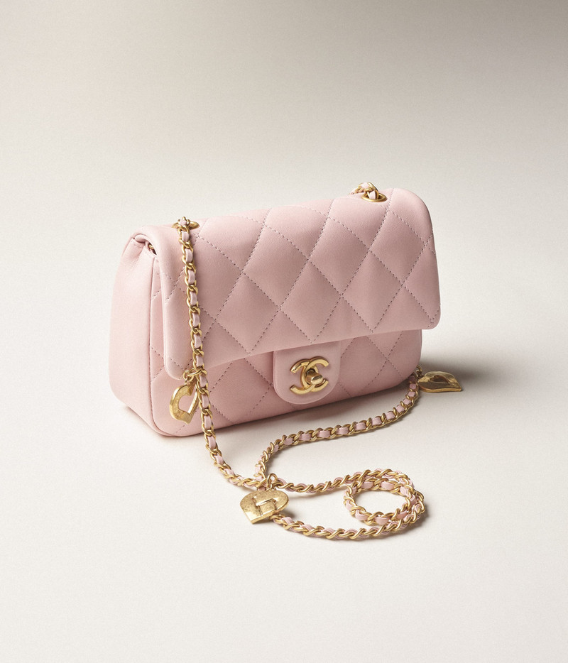 CHANEL Mini Flap Bag outlook