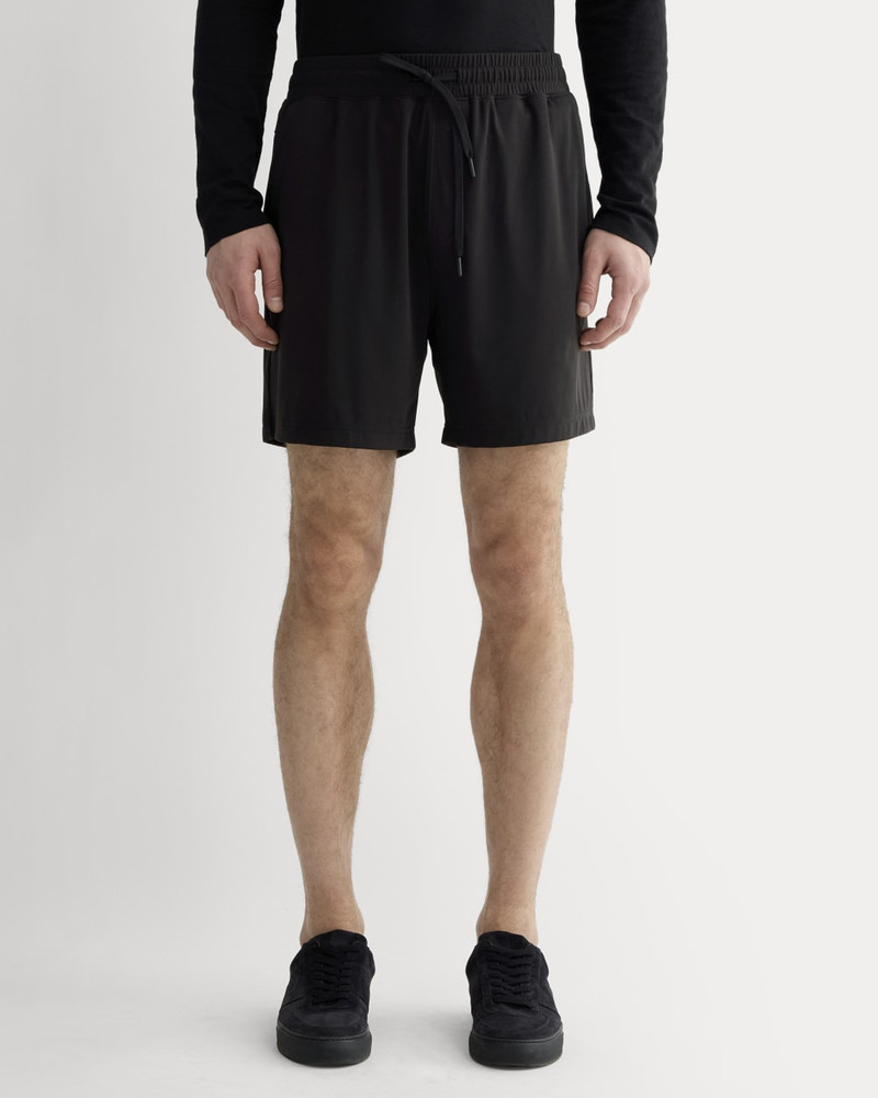 EVERLANE THE OFF-DUTY TECH SHORT outlook