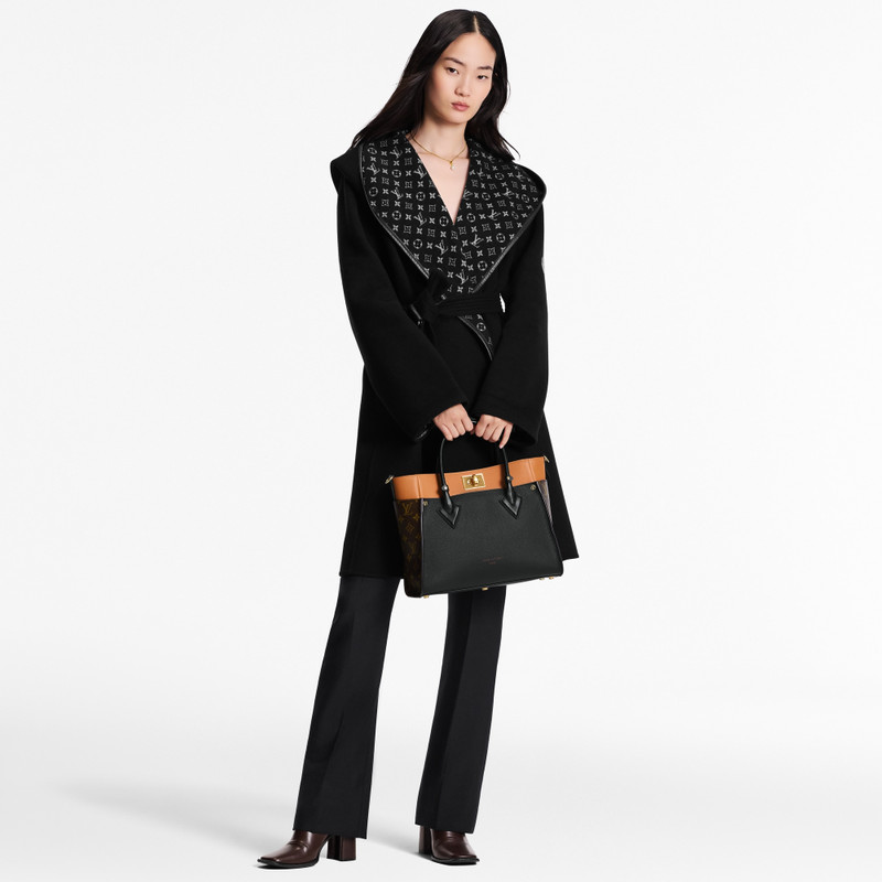 Louis Vuitton On My Side MM outlook