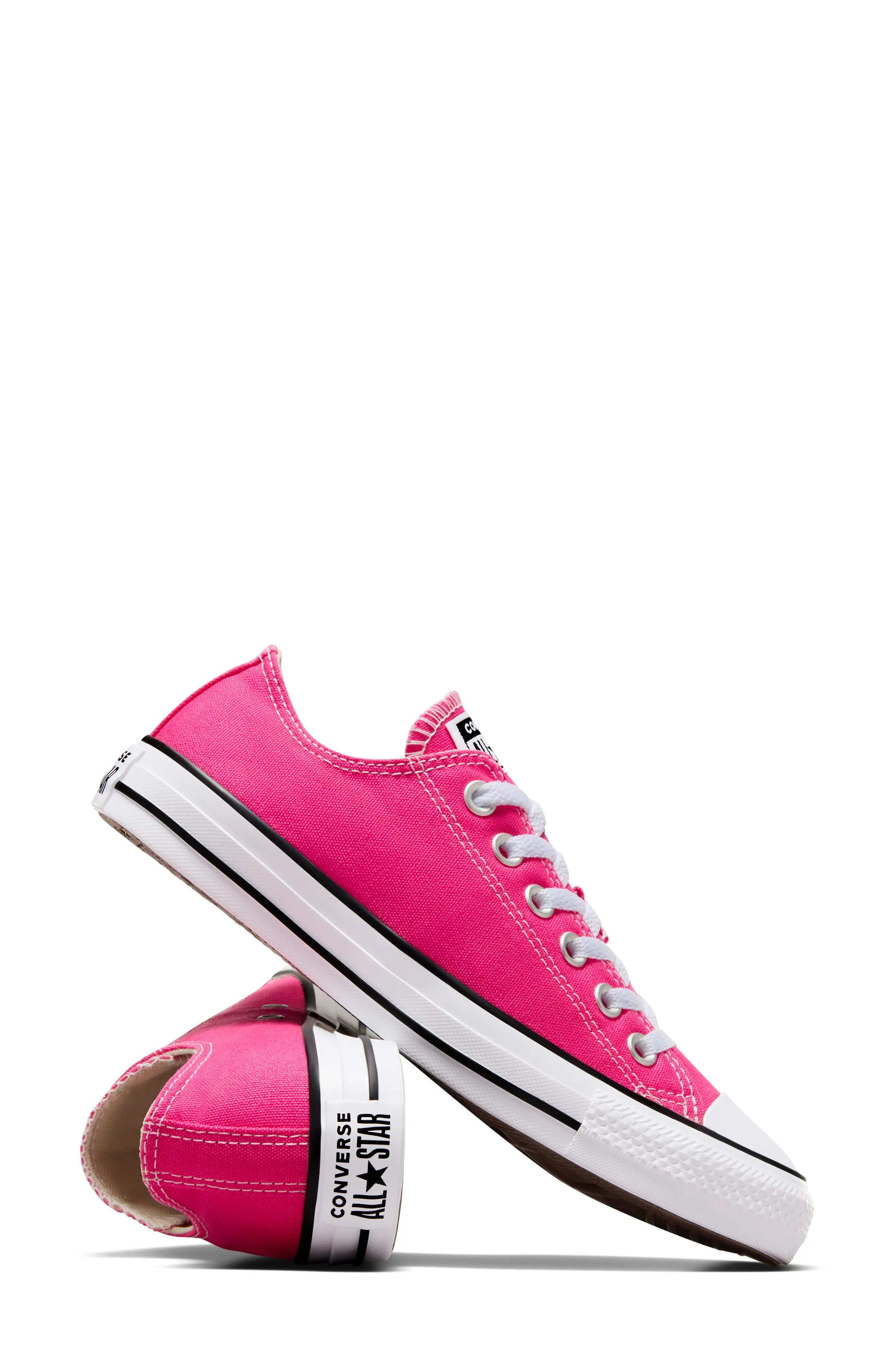 Chuck Taylor All Star Low Top Sneaker - 7