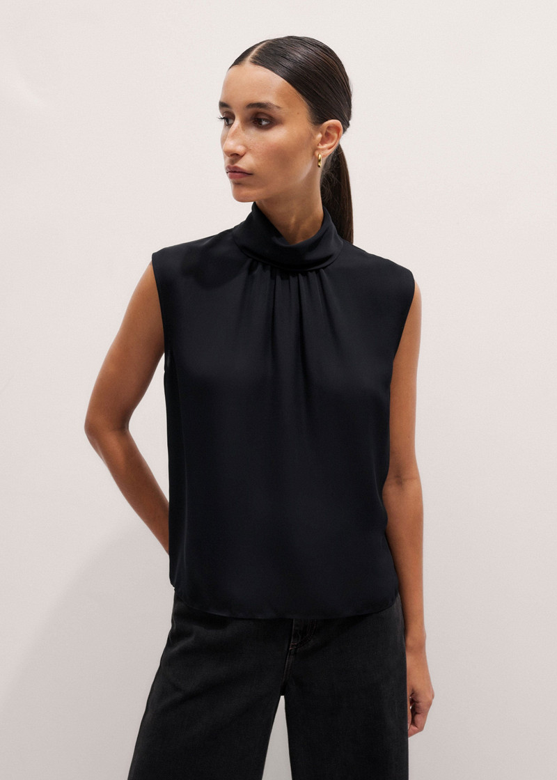 Top + Event Scarf 4