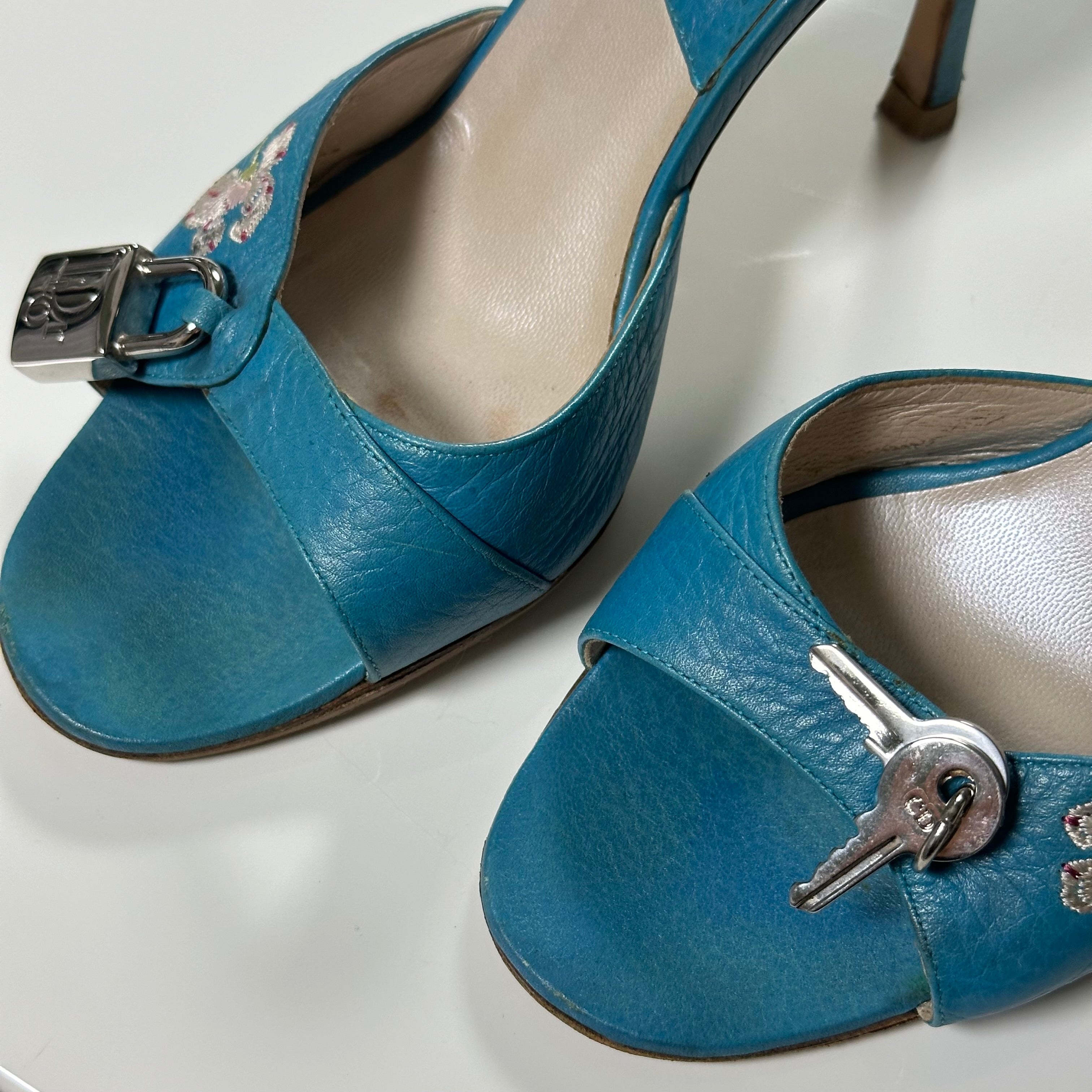 CHRISTIAN DIOR Fall Winter 2003 Lock and Key Embroidered Sandals - 5