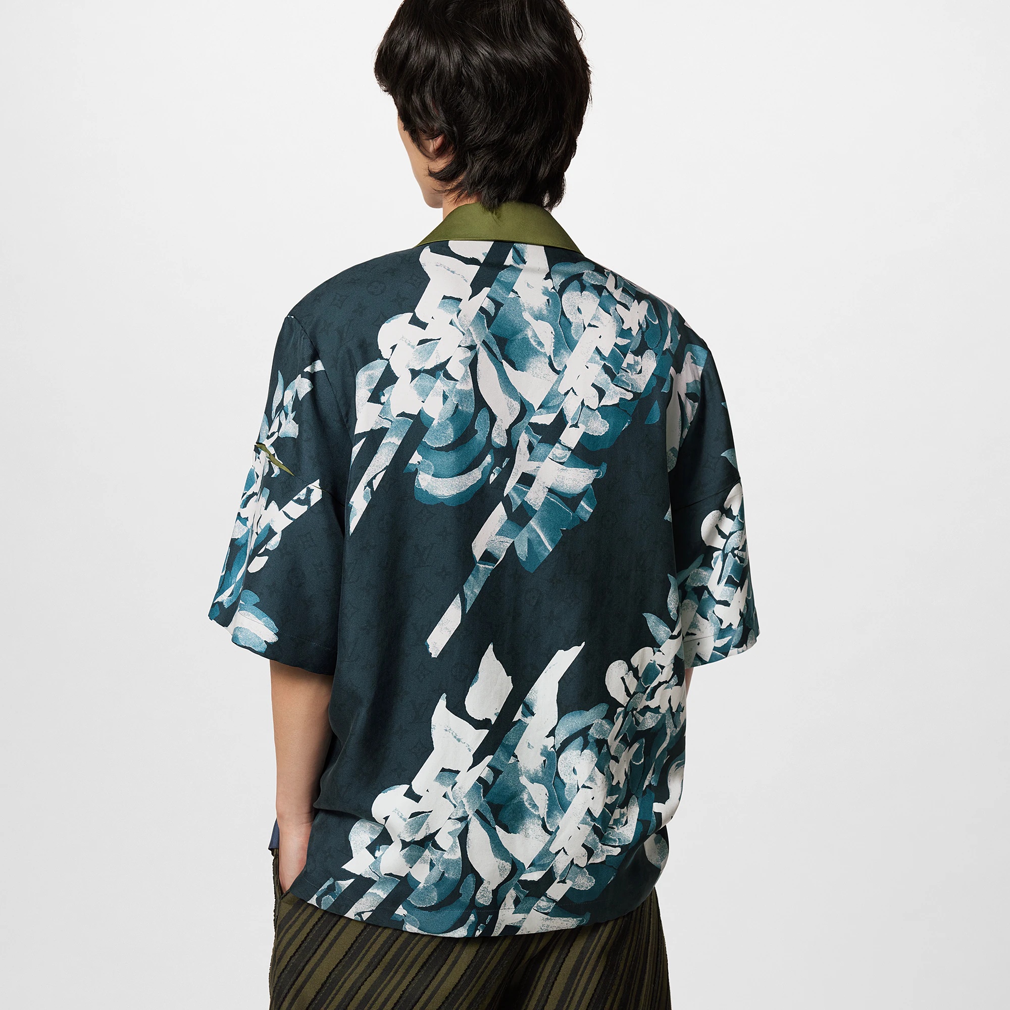 Monogram Printed Short-Sleeved Silk Shirt - 4