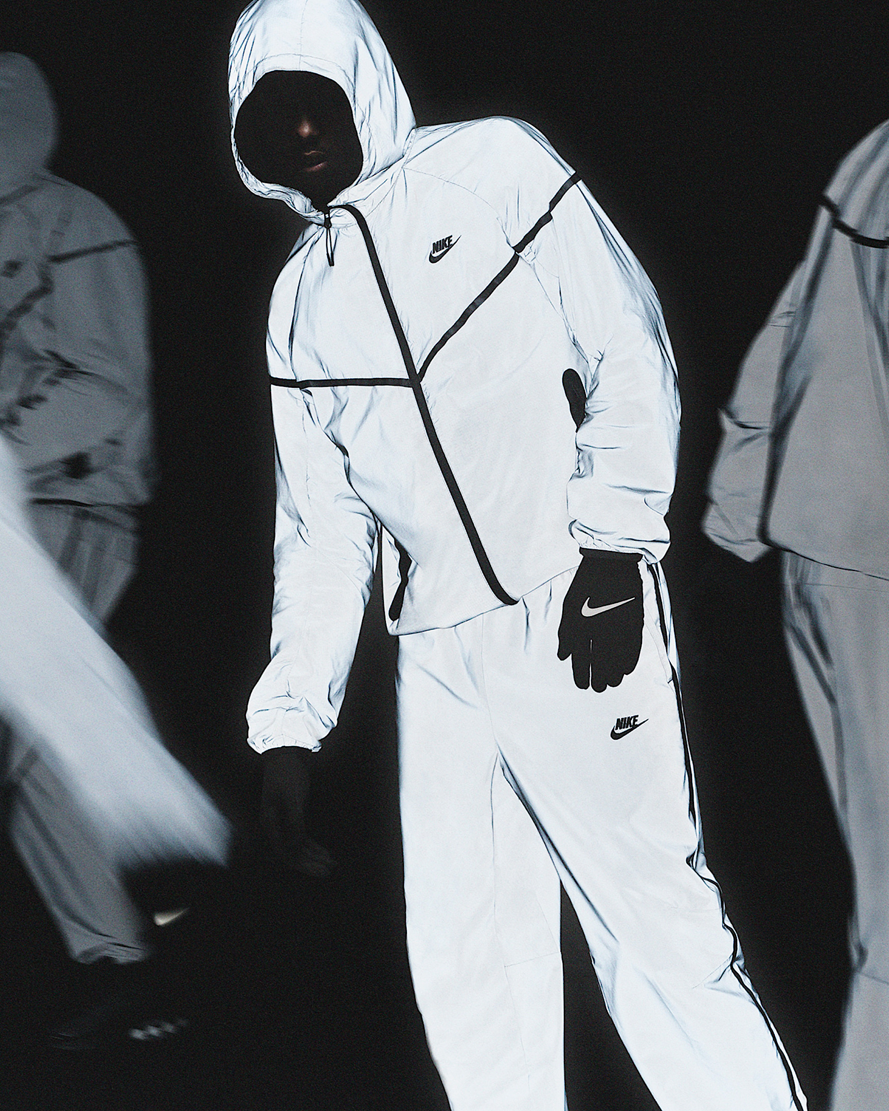 Nike Tech Men's Woven Reflective Jacket - 14