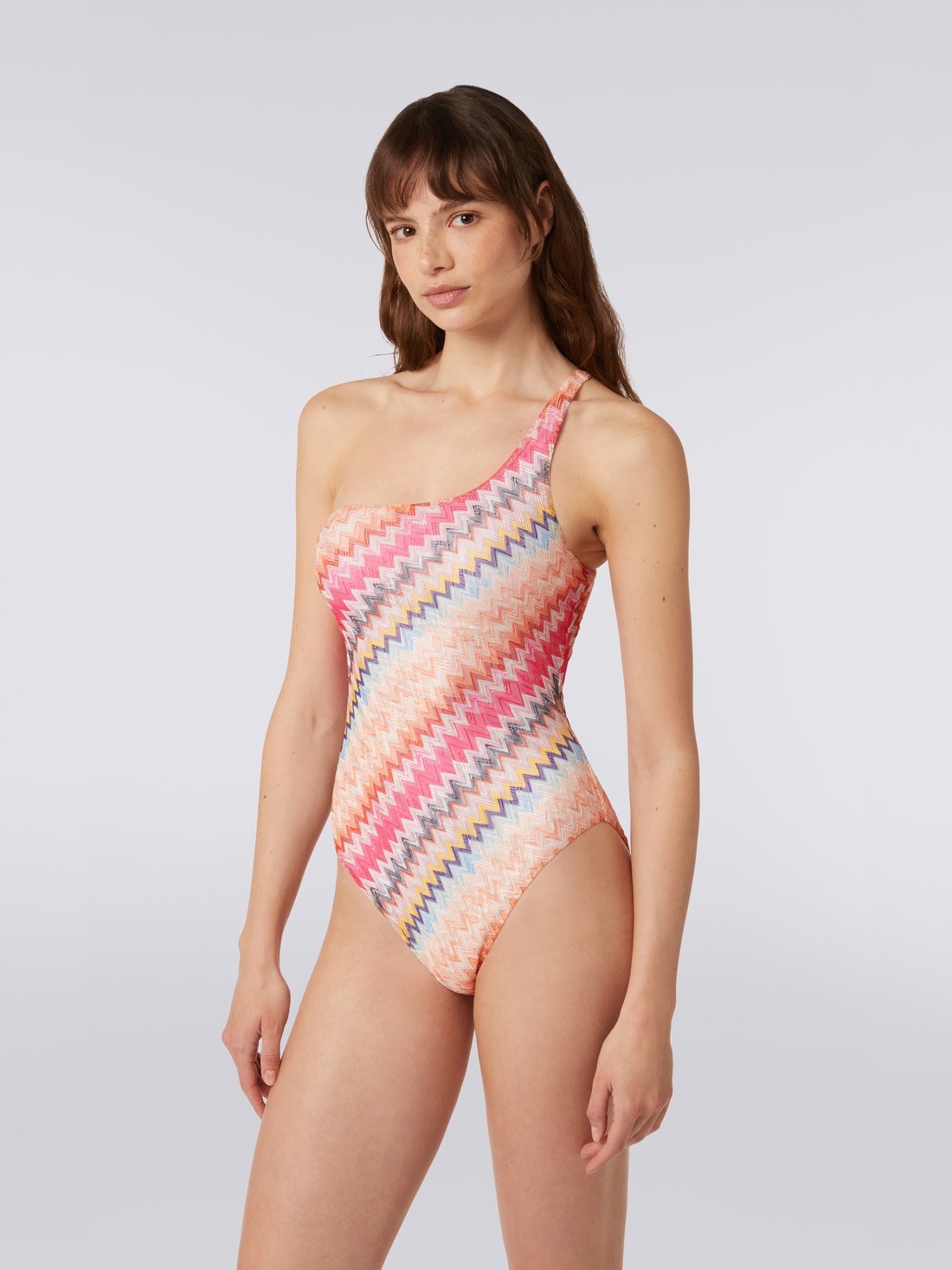 One-shoulder one-piece swimming costume in chevron viscose - 3